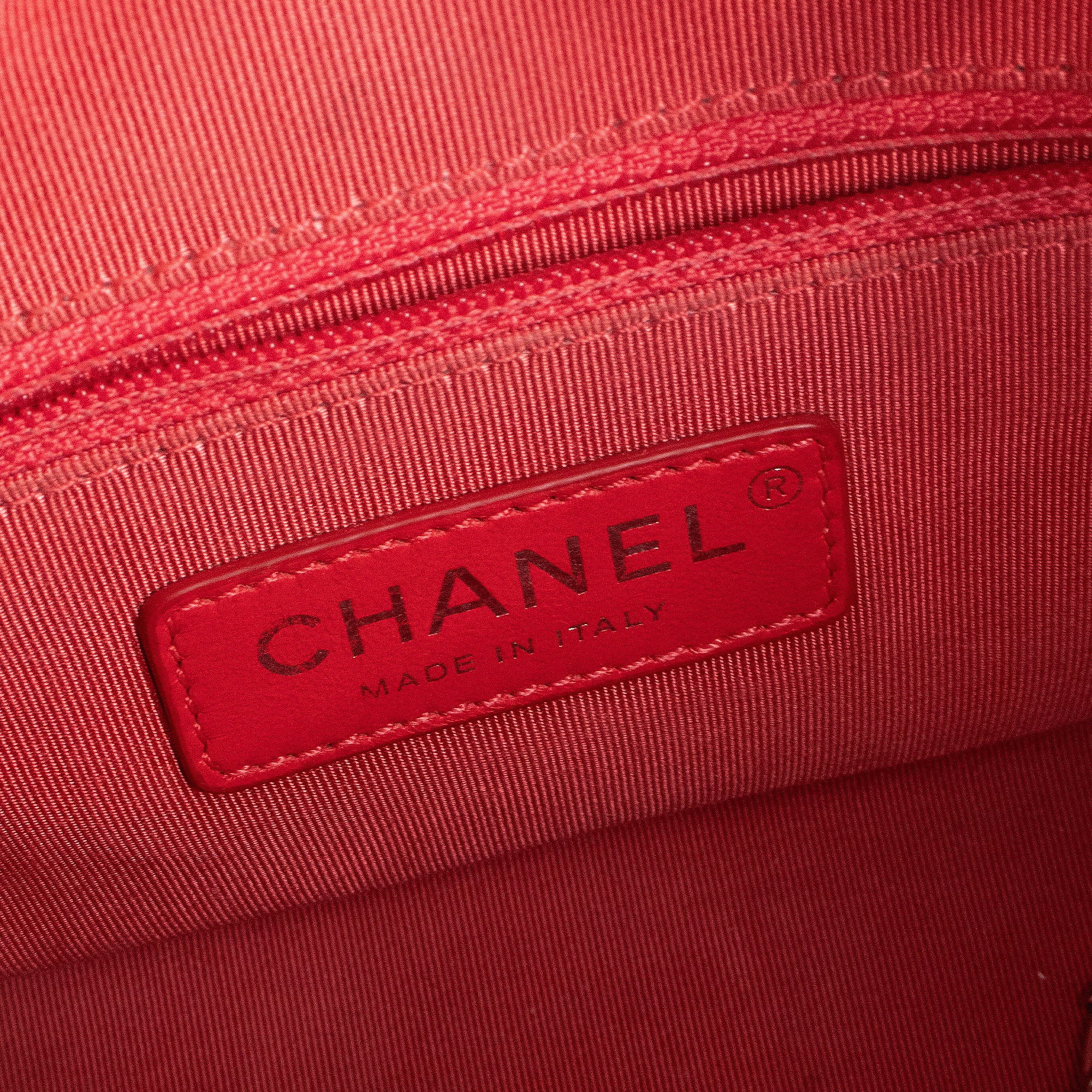 CHANEL - Chanel Gabrielle mini shoulder bag in red leather