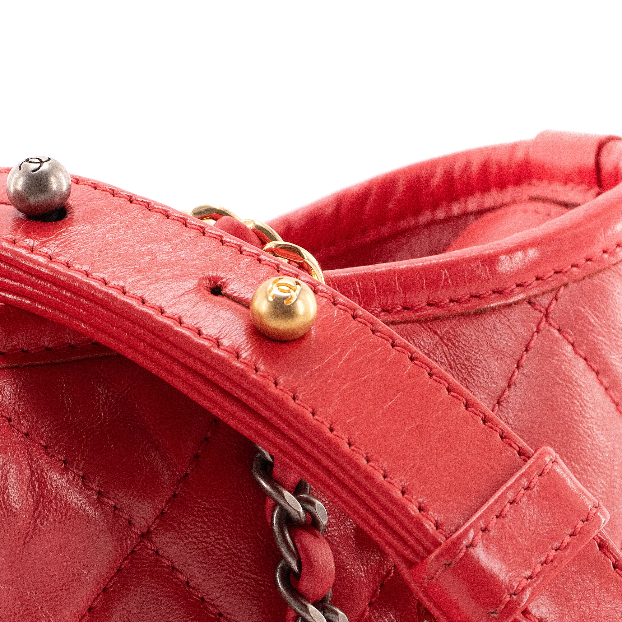 CHANEL - Chanel Gabrielle mini shoulder bag in red leather
