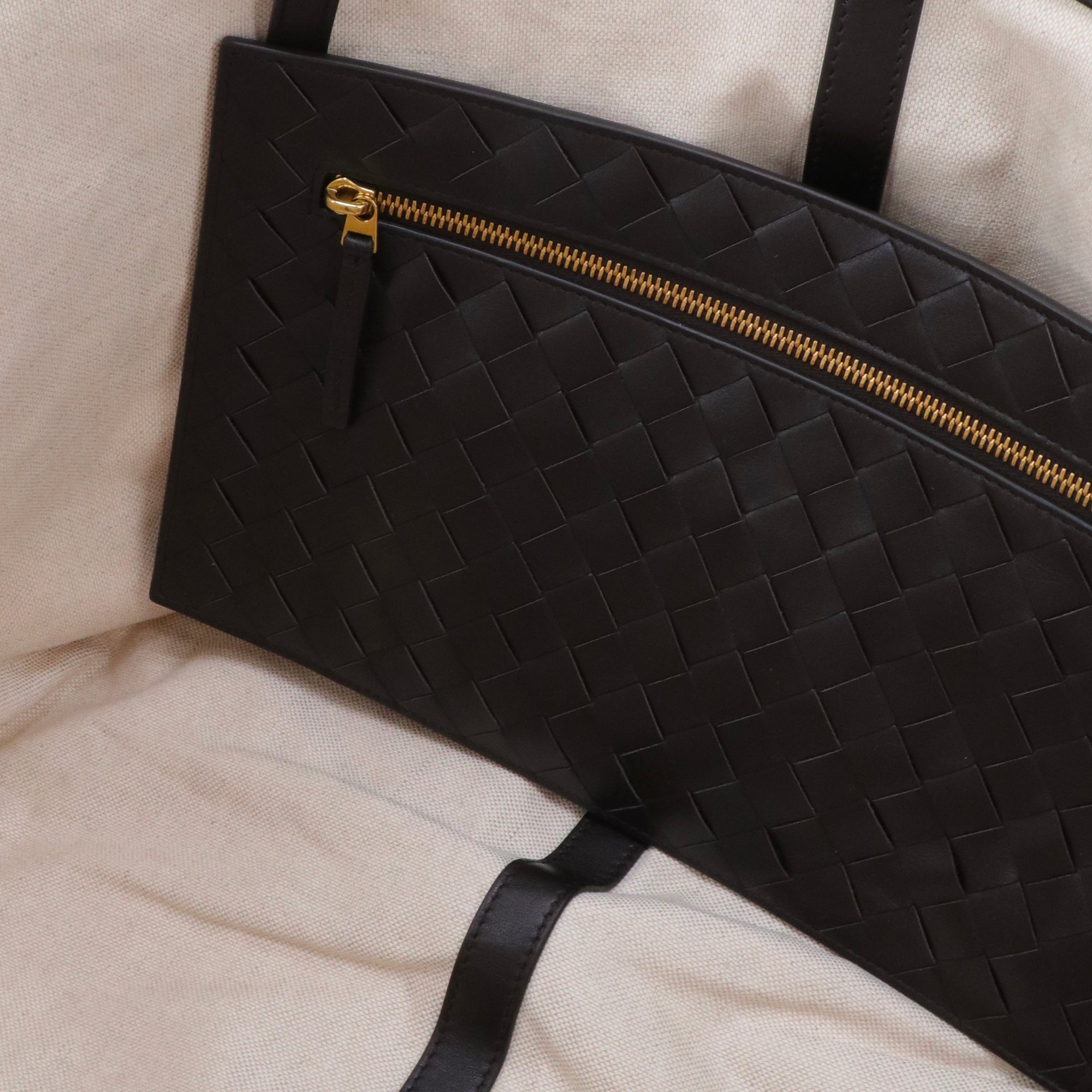 BOTTEGA VENETA - Sac cabas Flip Flap large Bottega Veneta en toile crème et cuir marron