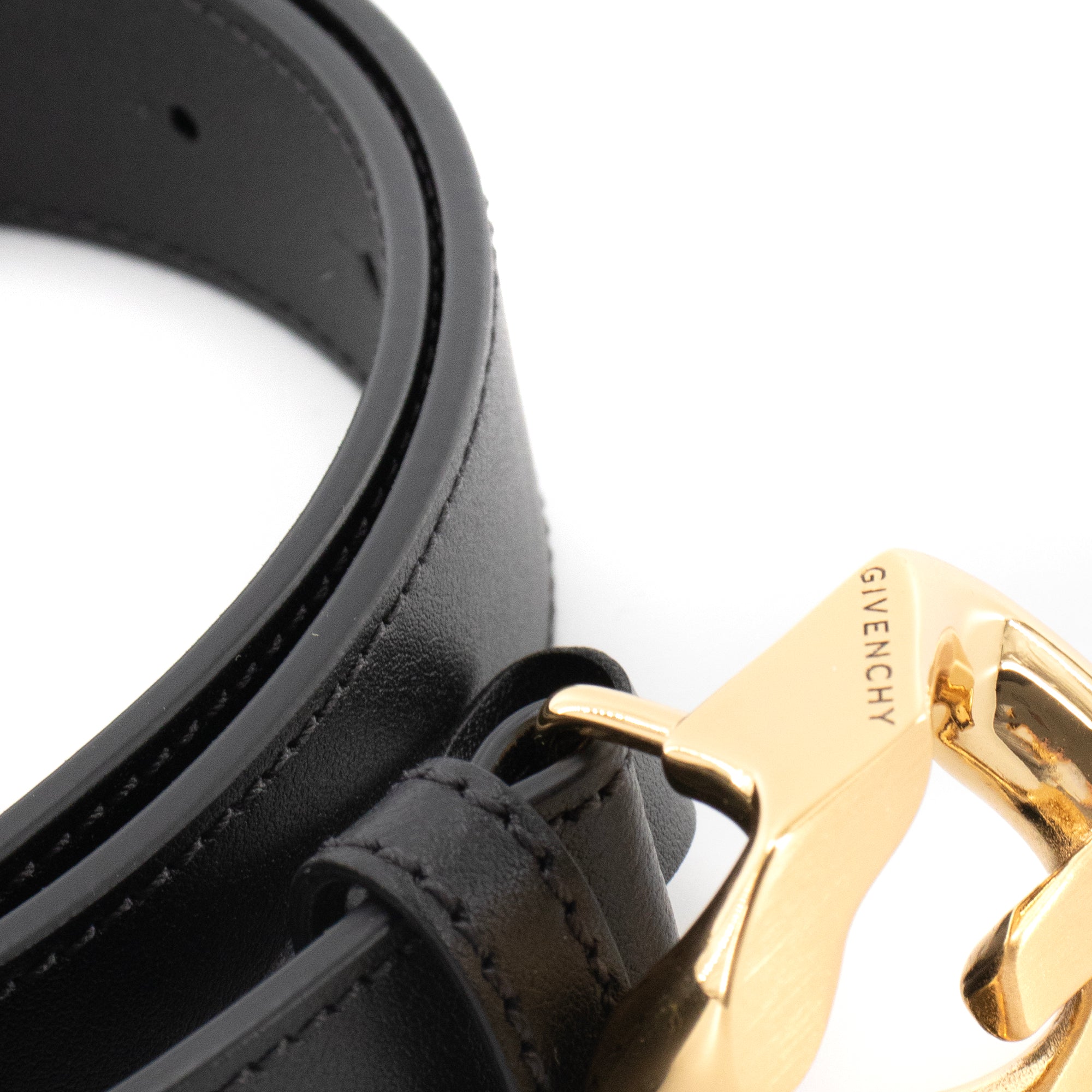 GIVENCHY - Ceinture G Givenchy en cuir noir (T75)
