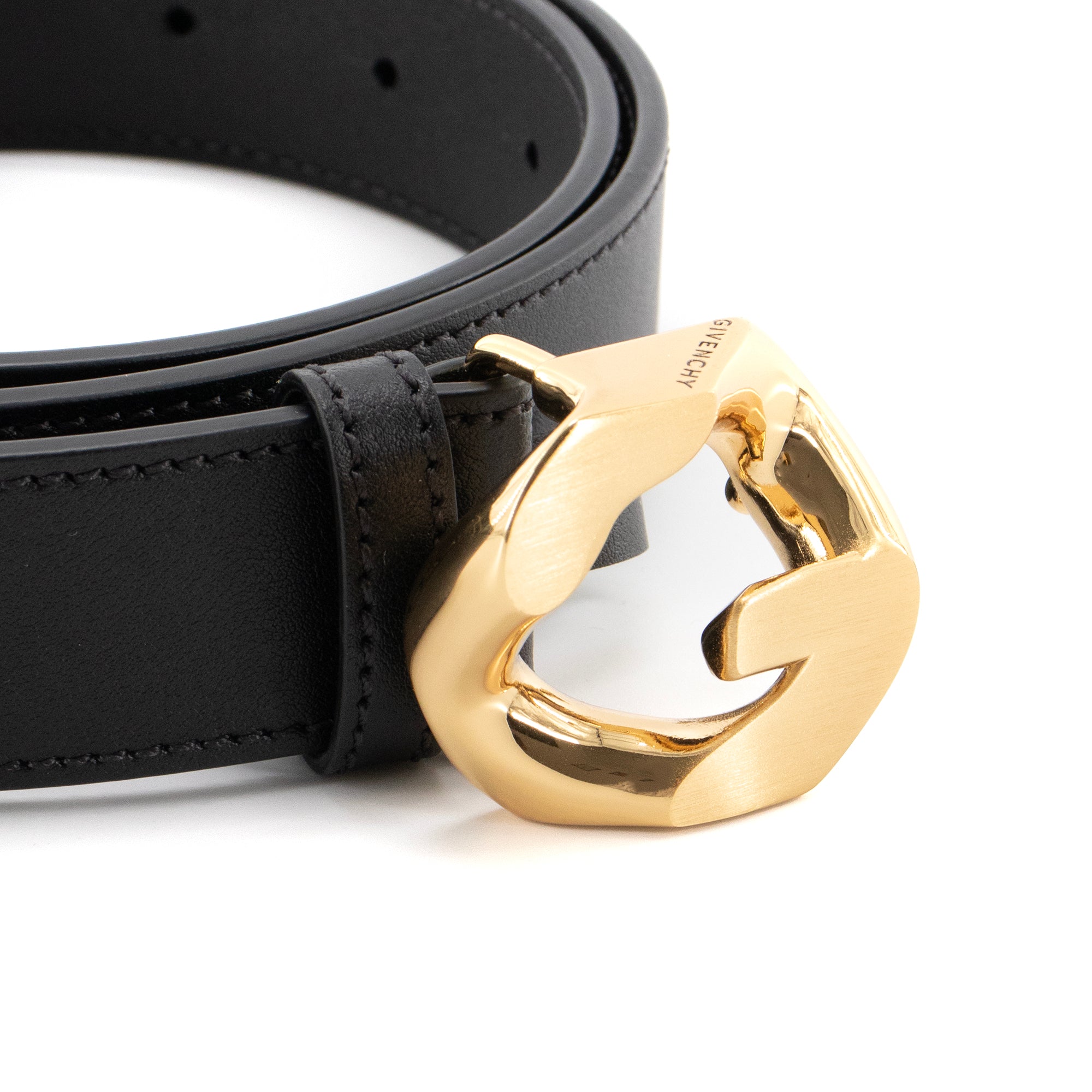 GIVENCHY - Ceinture G Givenchy en cuir noir (T75)