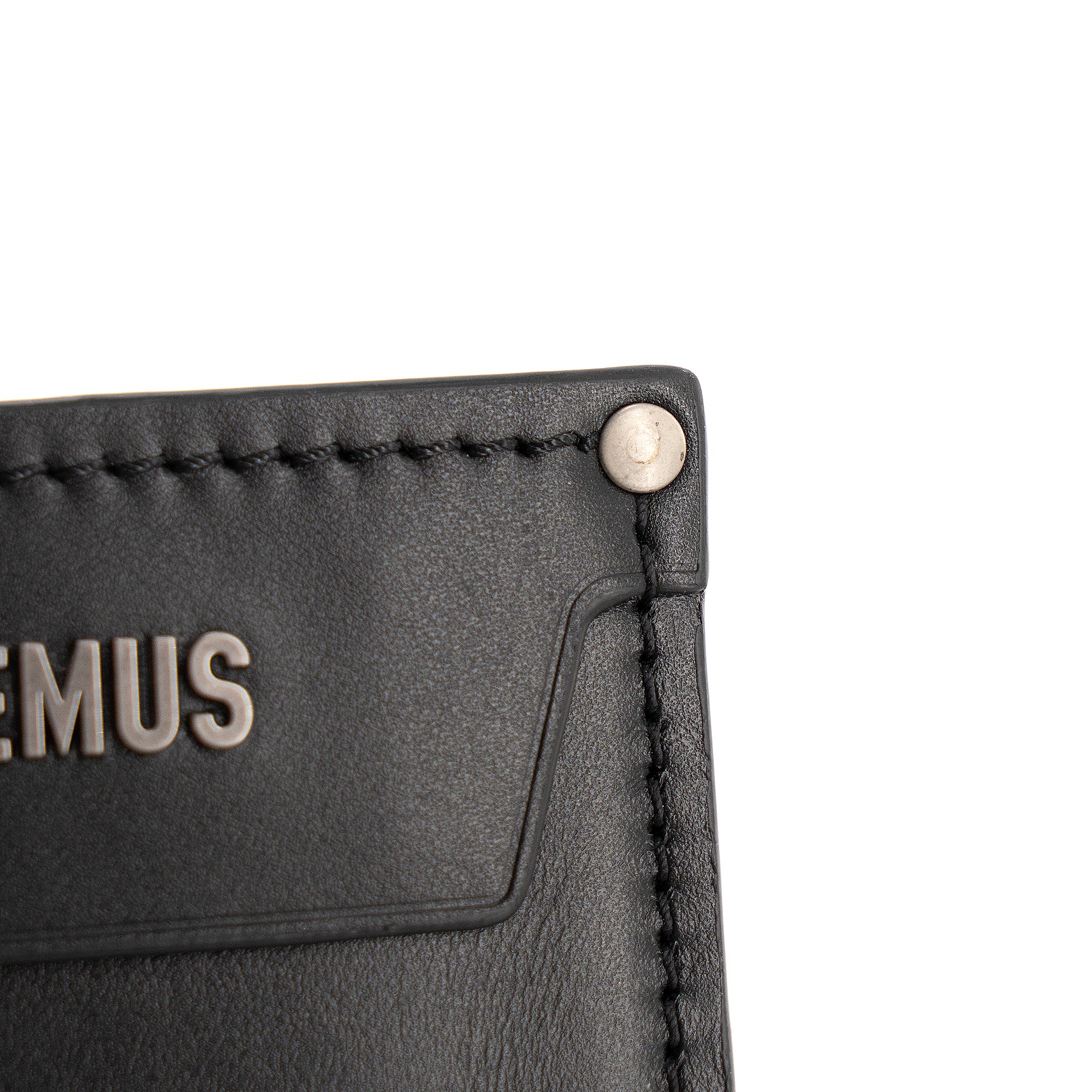 JACQUEMUS - The Jacquemus Meunier Pocket Holder in black leather