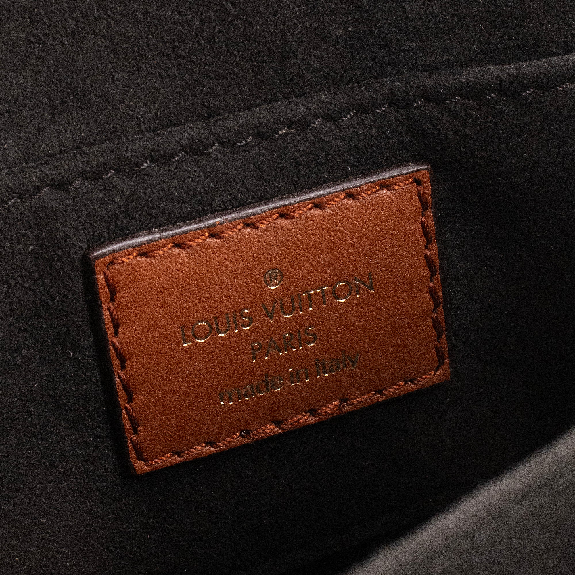 LOUIS VUITTON - Louis Vuitton Dauphine mini shoulder bag in monogrammed canvas
