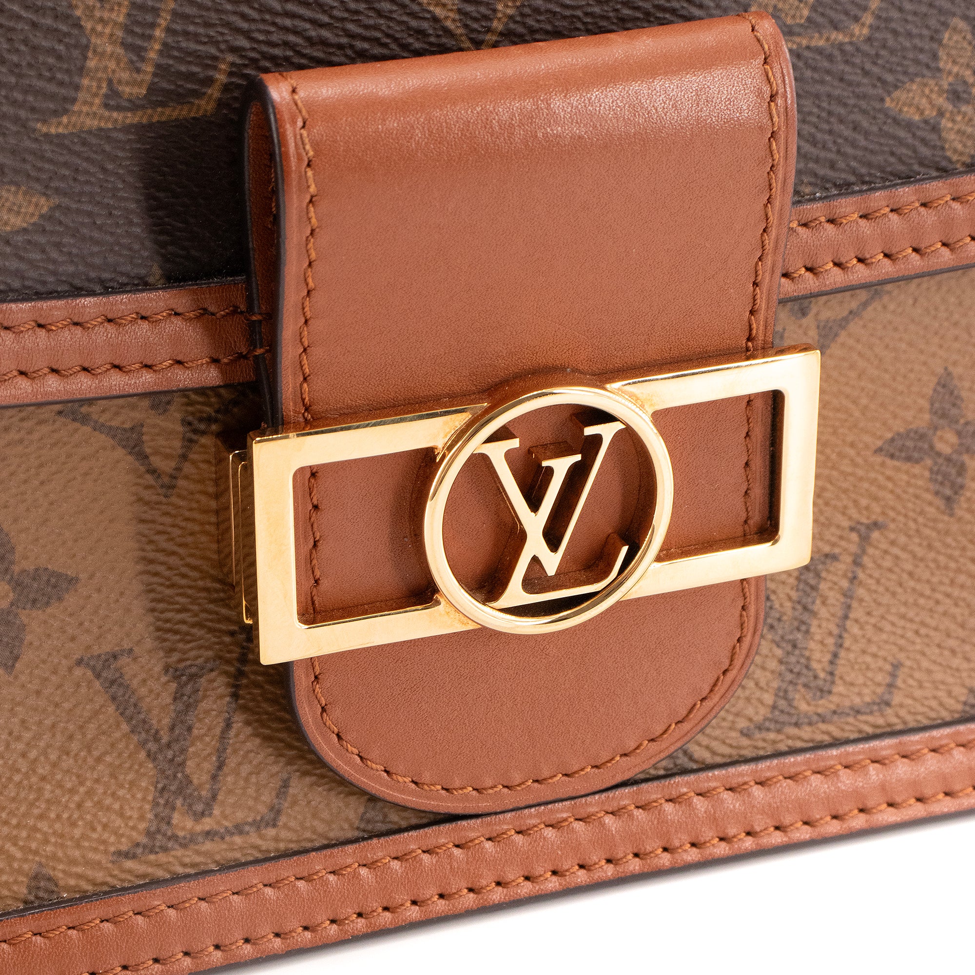 LOUIS VUITTON - Louis Vuitton Dauphine mini shoulder bag in monogrammed canvas