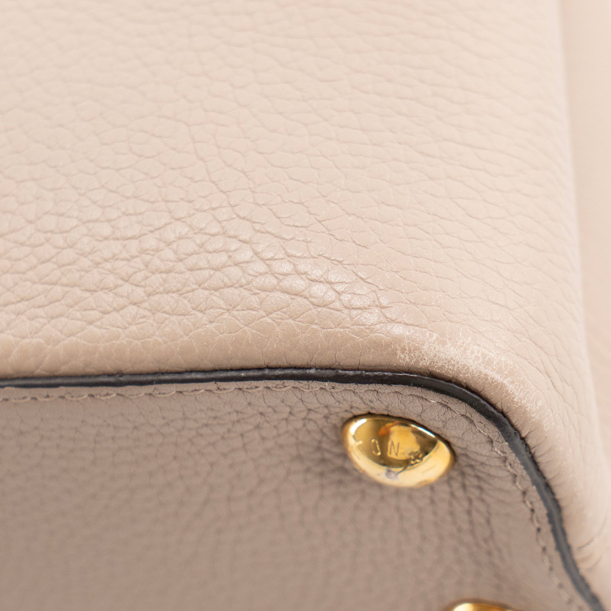 LOUIS VUITTON - Louis Vuitton Capucines BB handbag in beige bull calfskin and python