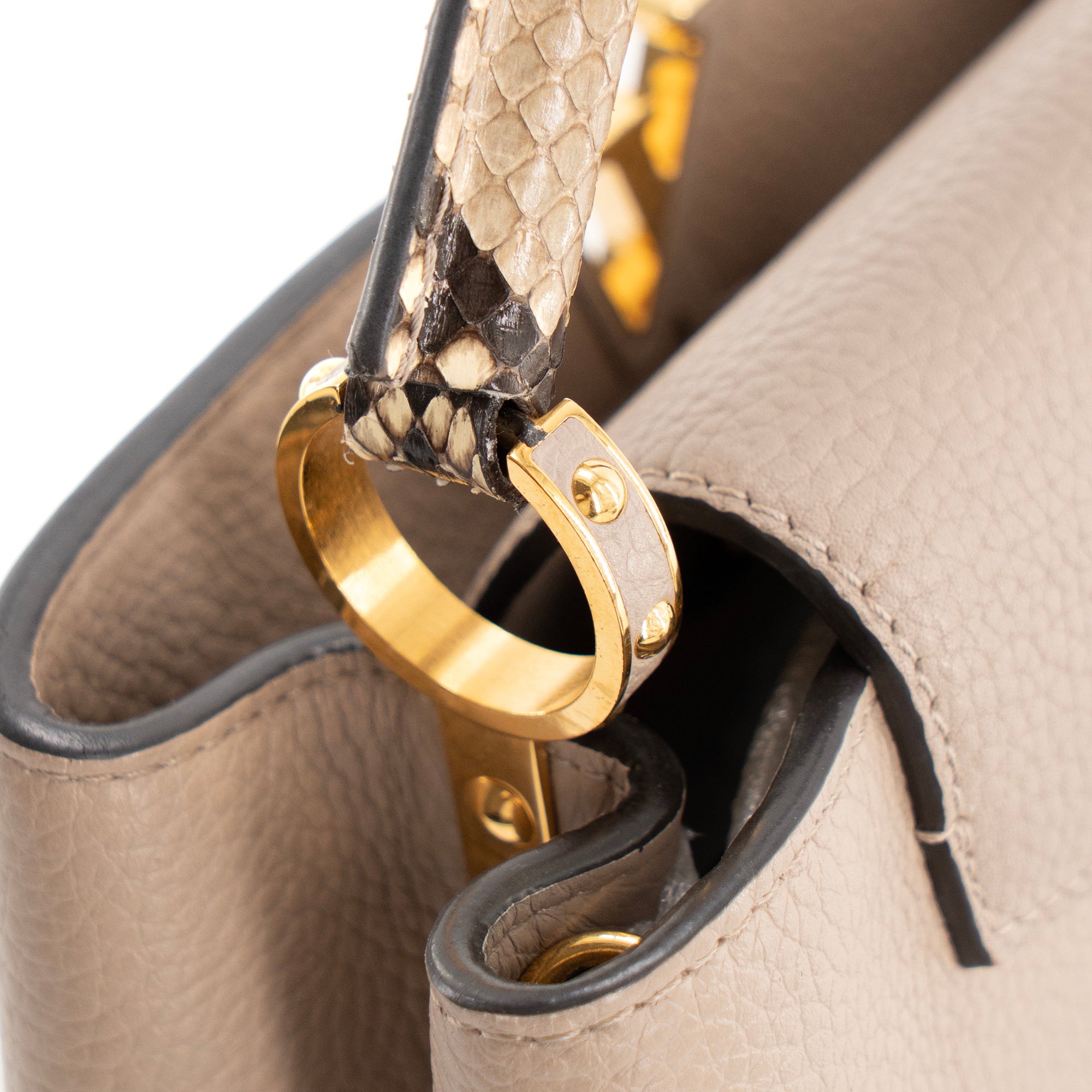 LOUIS VUITTON - Louis Vuitton Capucines BB handbag in beige bull calfskin and python