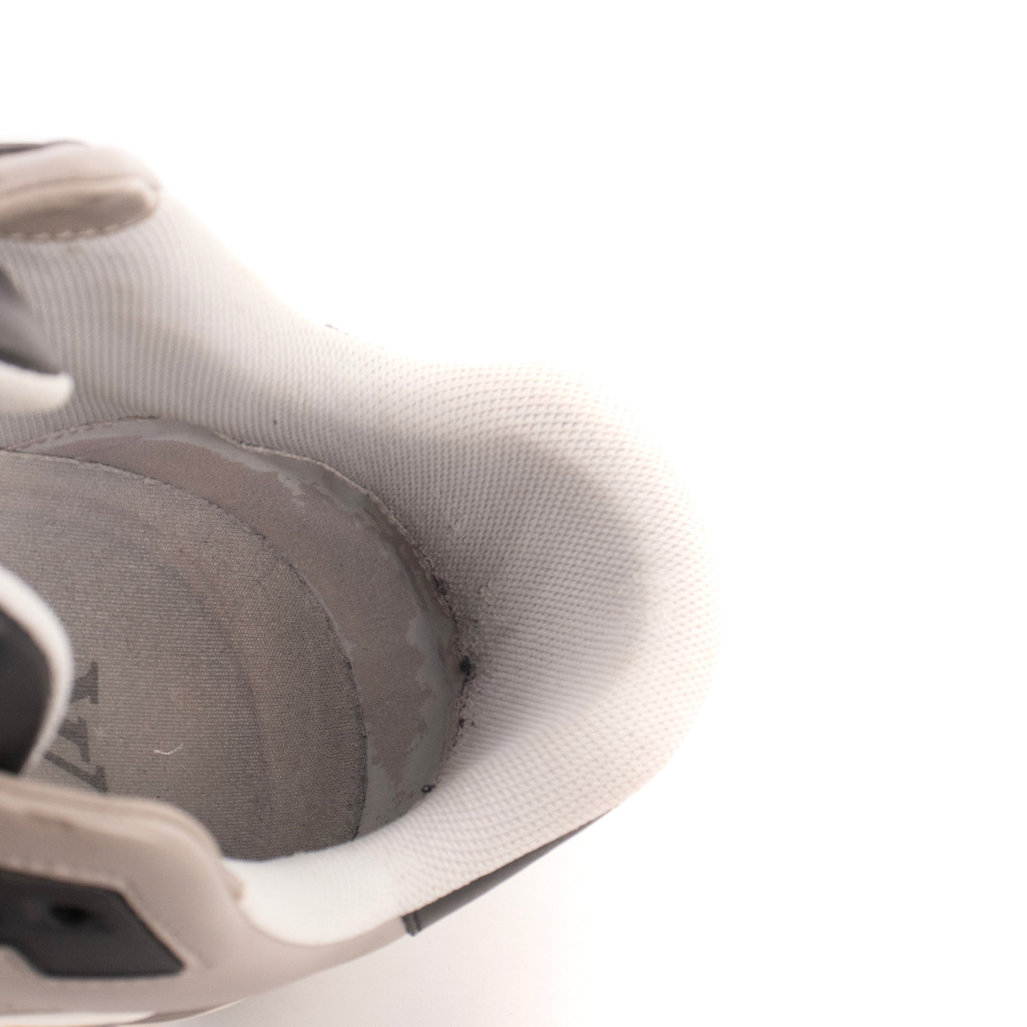 LOUIS VUITTON - Sneakers LV Trainer Low Louis Vuitton en cuir gris et noir (T42.5)