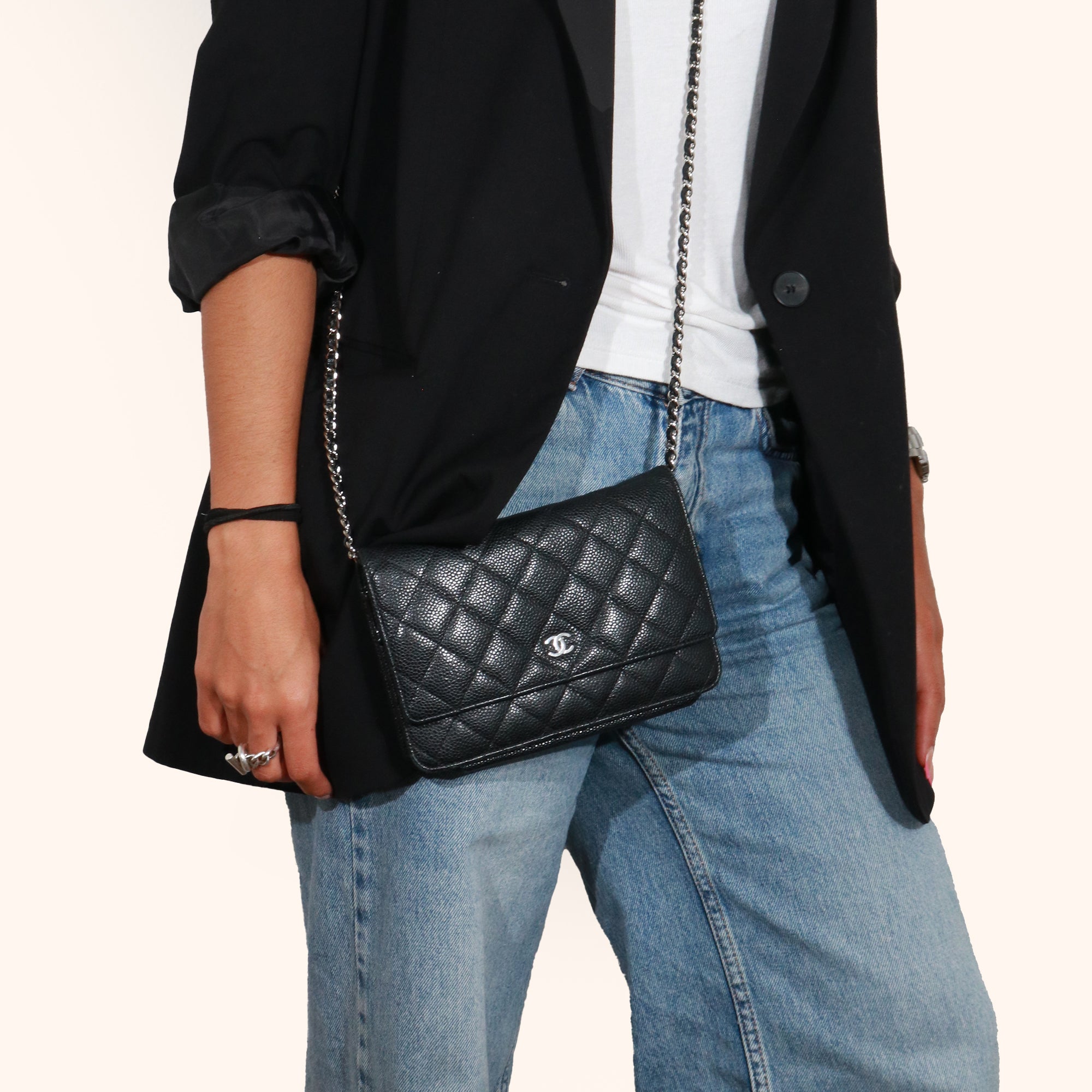 CHANEL - Sac Wallet On Chain Timeless Chanel en cuir caviar noir