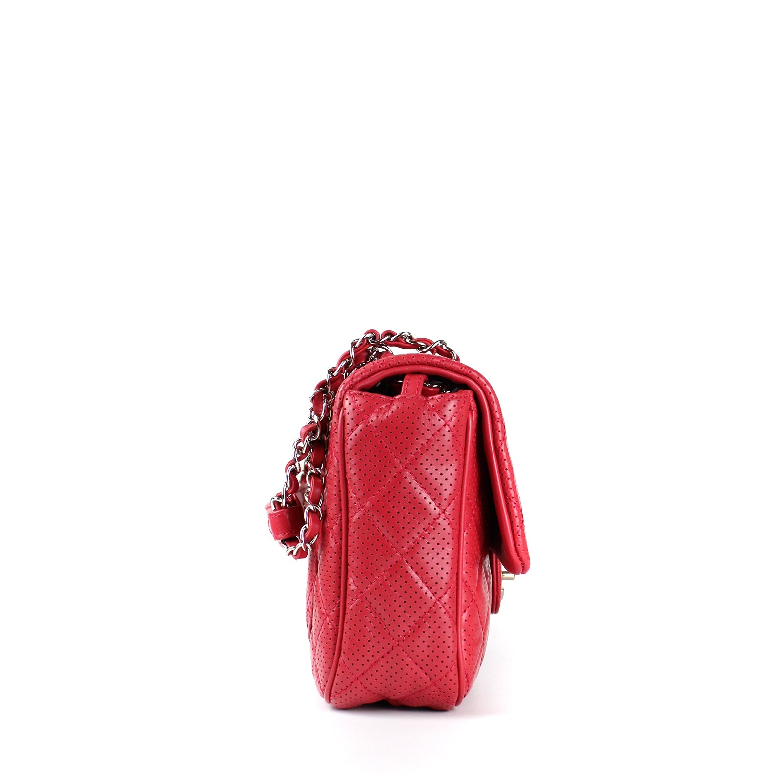 CHANEL - Sac à épaule Timeless en cuir rouge perforé