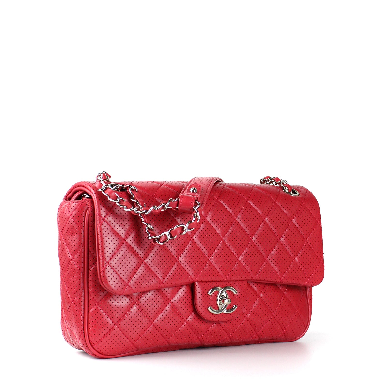 CHANEL - Sac à épaule Timeless en cuir rouge perforé