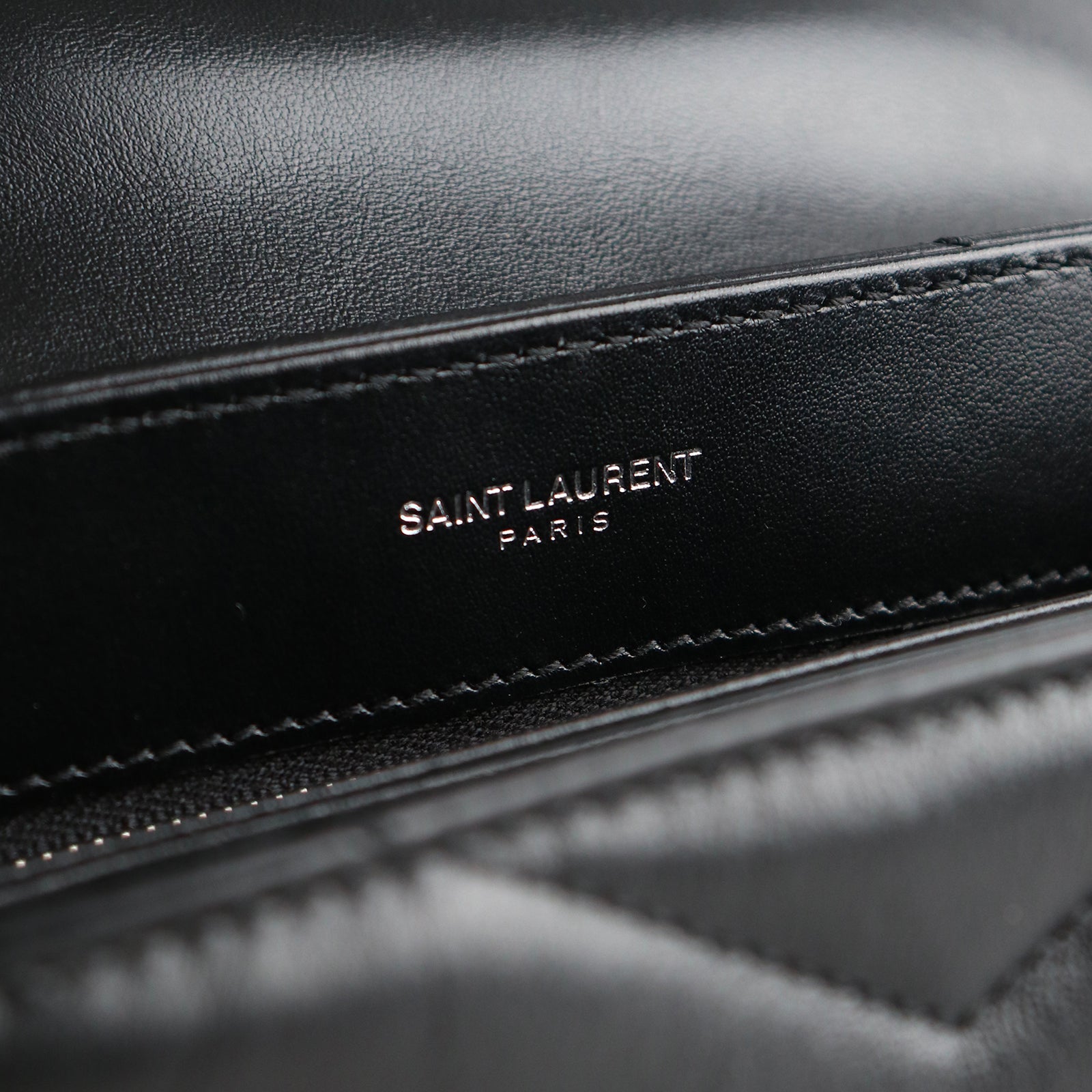 SAINT LAURENT - Loulou Toy shoulder bag in black quilted leather