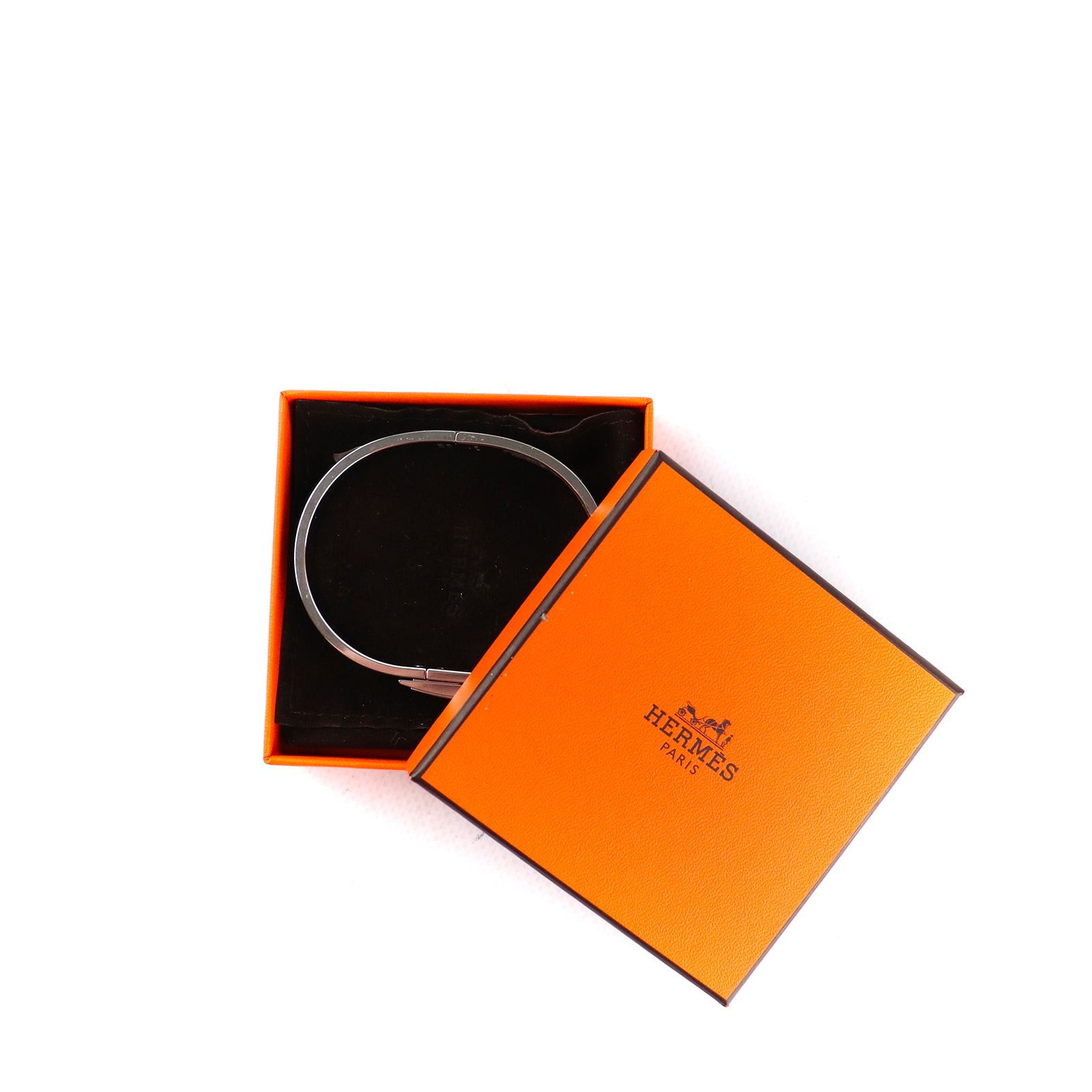 HERMÈS - Jet bracelet in enamel (T6)