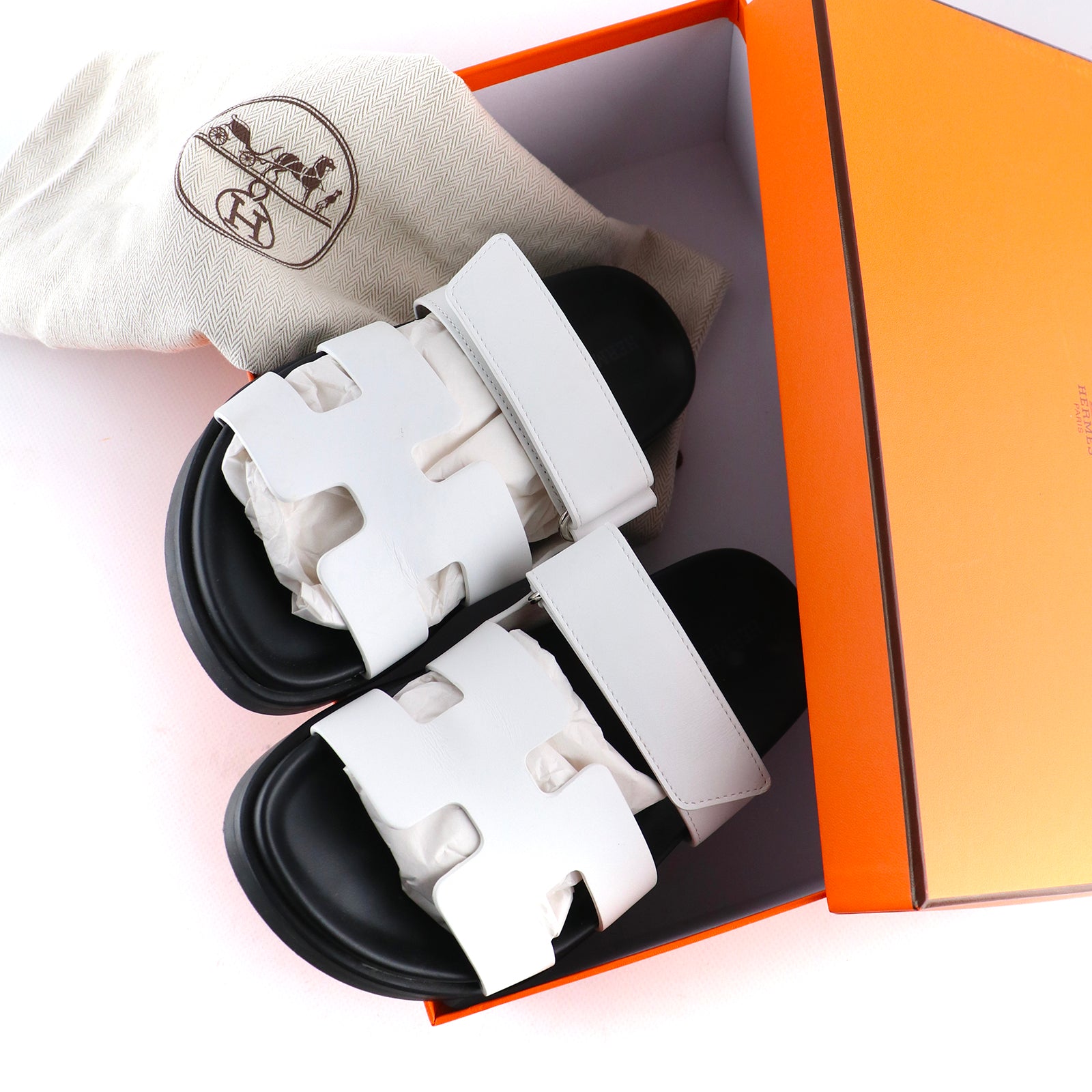 HERMÈS - Chypre sandals in white leather (T34.5)