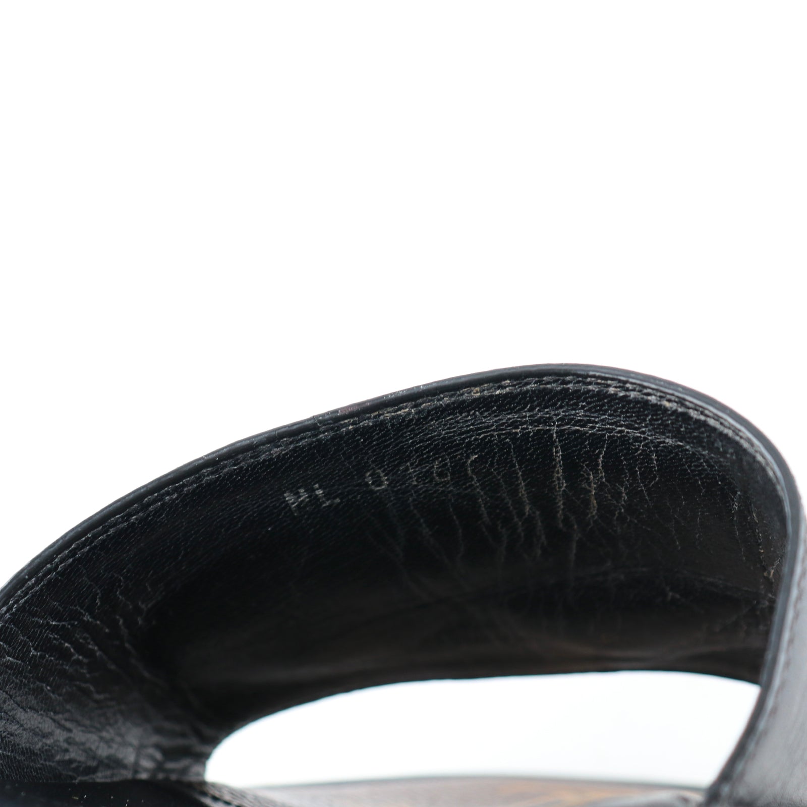 LOUIS VUITTON - Pool Slide Sandals (T40)