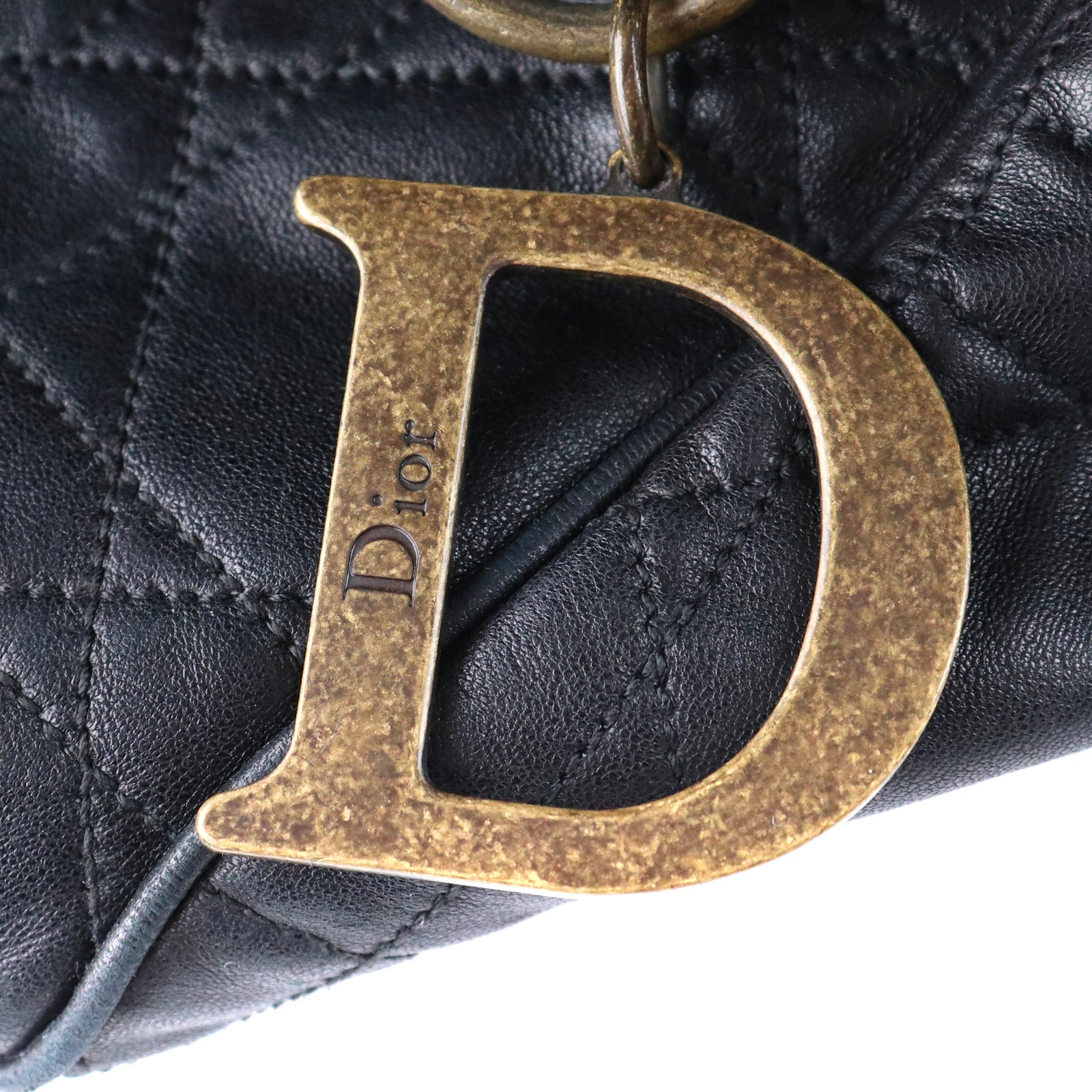 DIOR - Vintage cannage seal bag in black leather