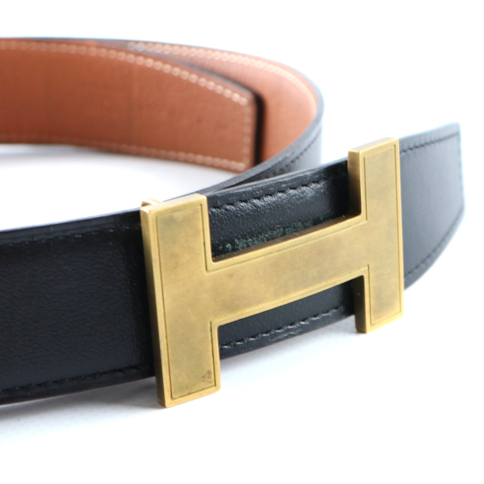 HERMÈS - Ceinture réversible avec boucle dorée (T90)