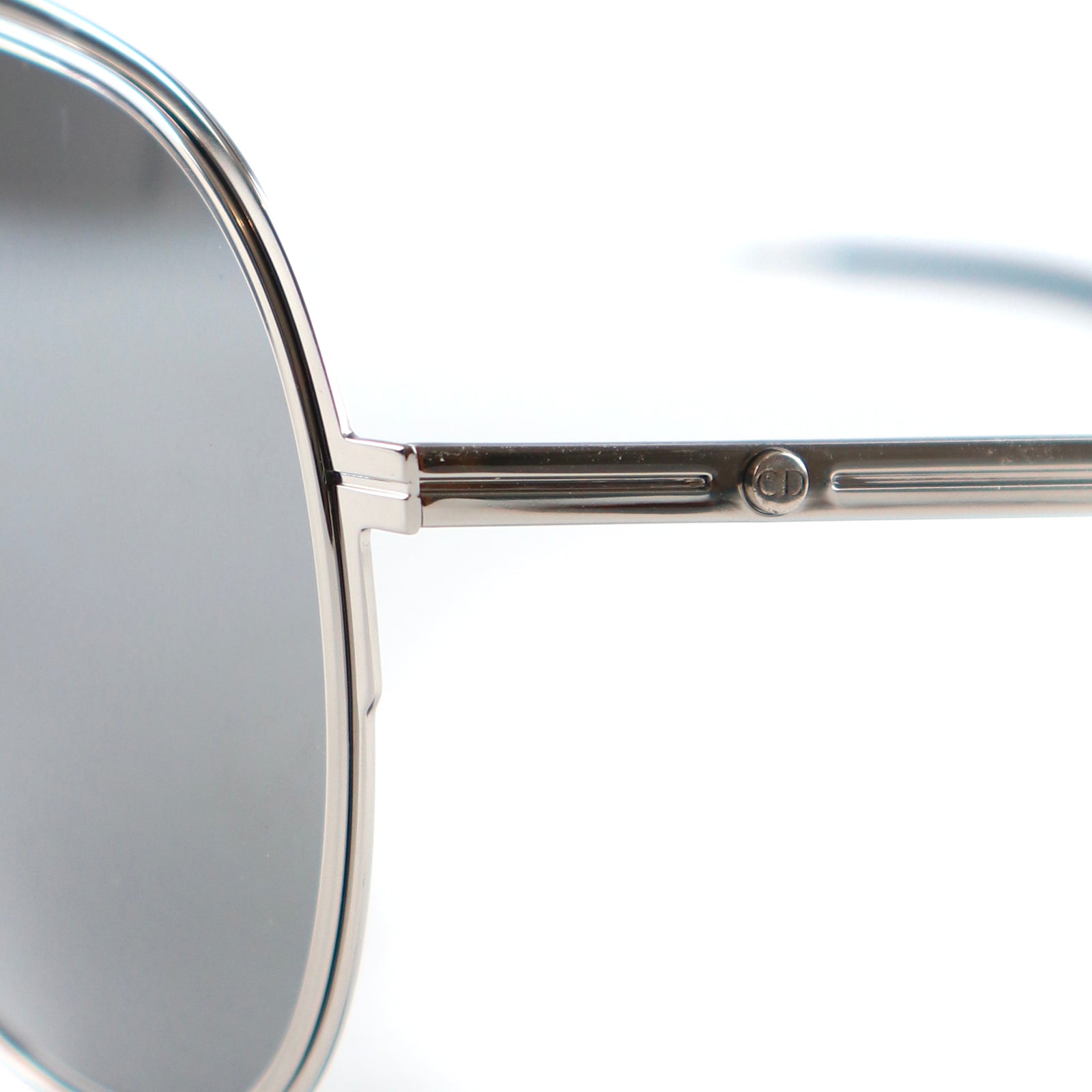 DIOR - DiorEssential A2U sunglasses