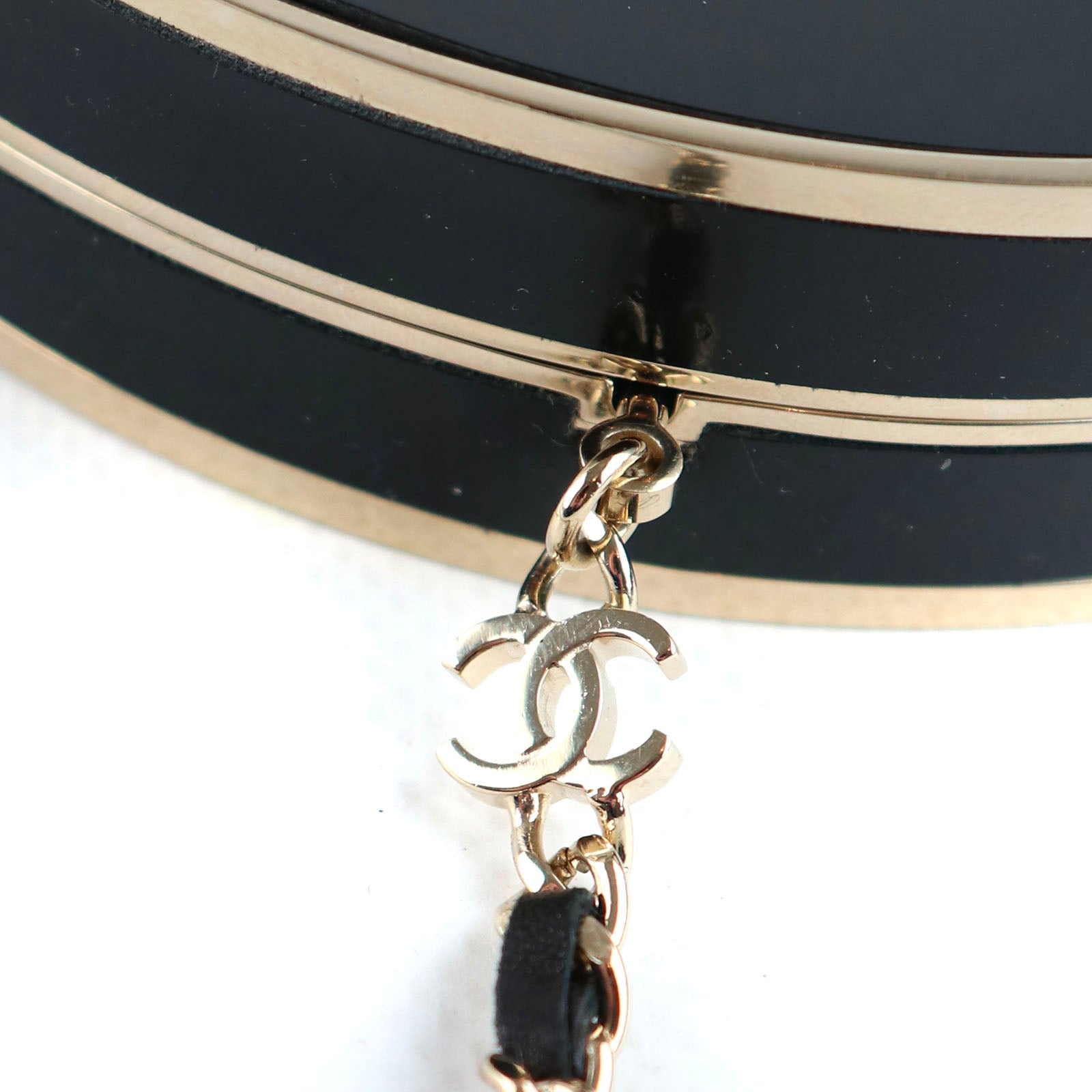 CHANEL - Sac Minaudière en plexiglass et verres de gripoix