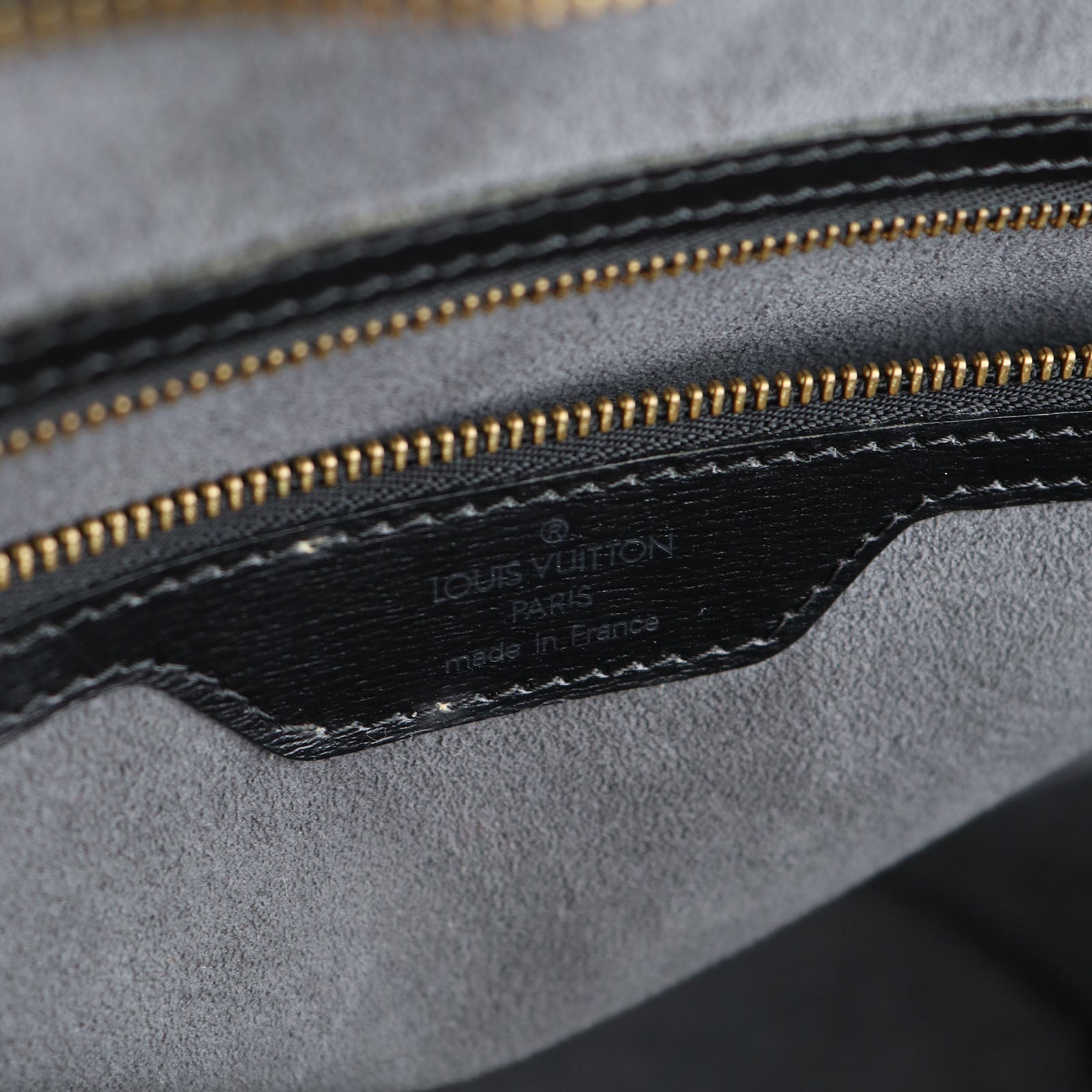 LOUIS VUITTON - Sac à main Saint Jacques en cuir épi noir vintage