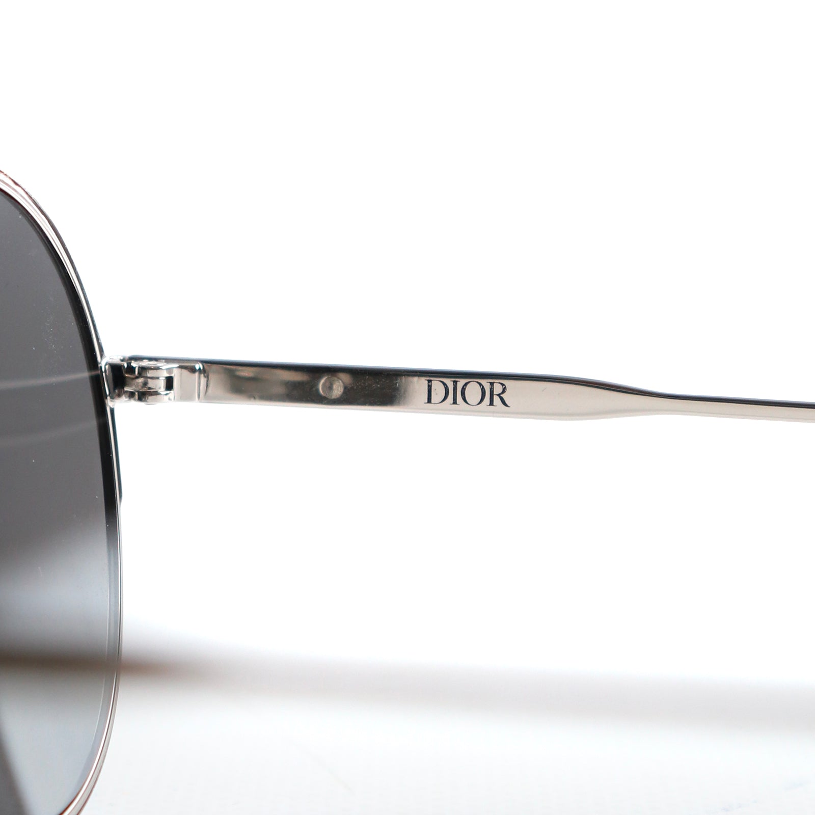 DIOR - DiorEssential A2U sunglasses