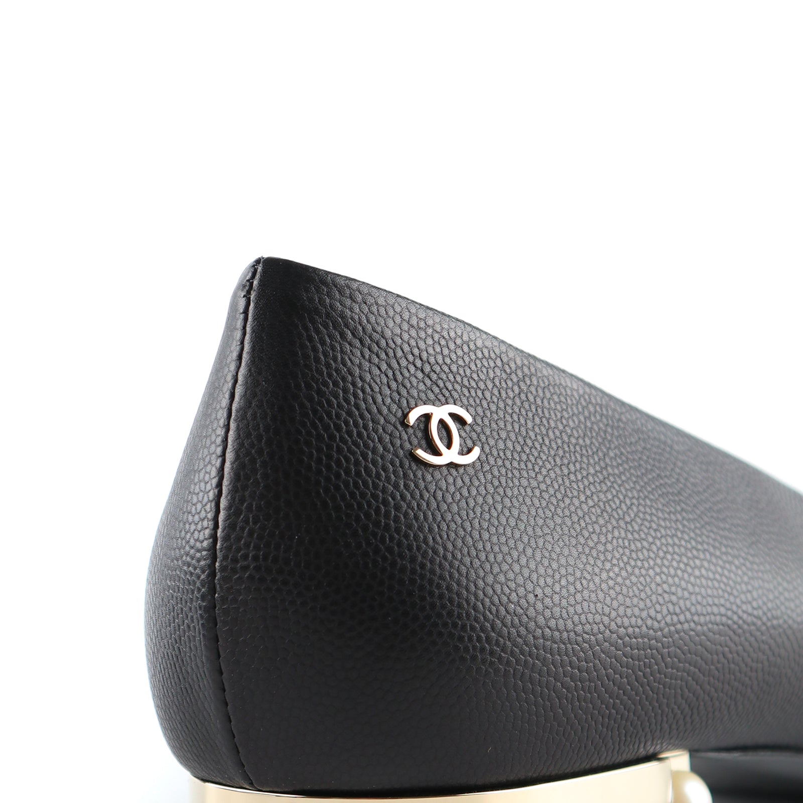 CHANEL - Ballerines en cuir grainé (T38,5)