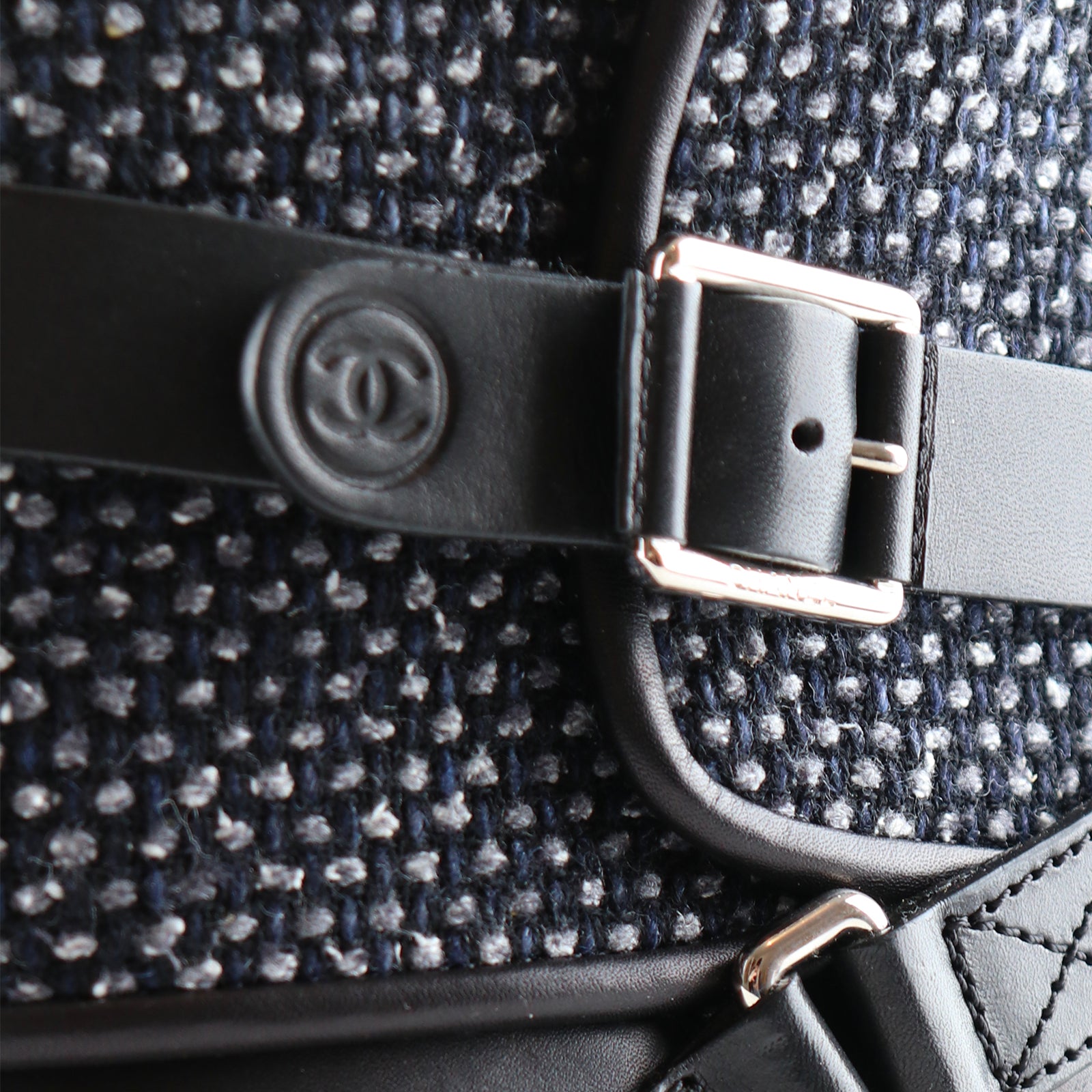 CHANEL - Leather and tweed boots (T39)