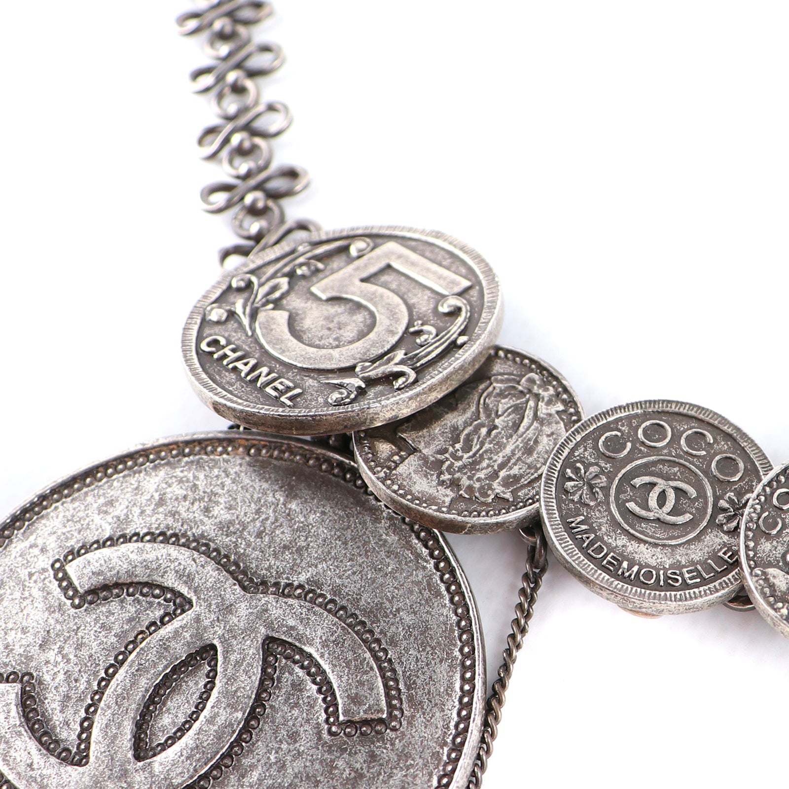 CHANEL - Long necklace Collector coins