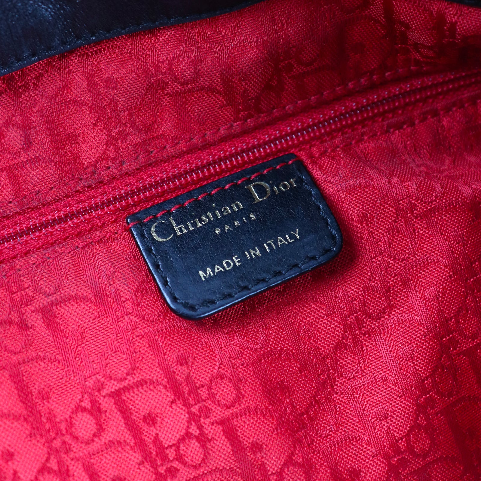 DIOR - Vintage cannage seal bag in black leather