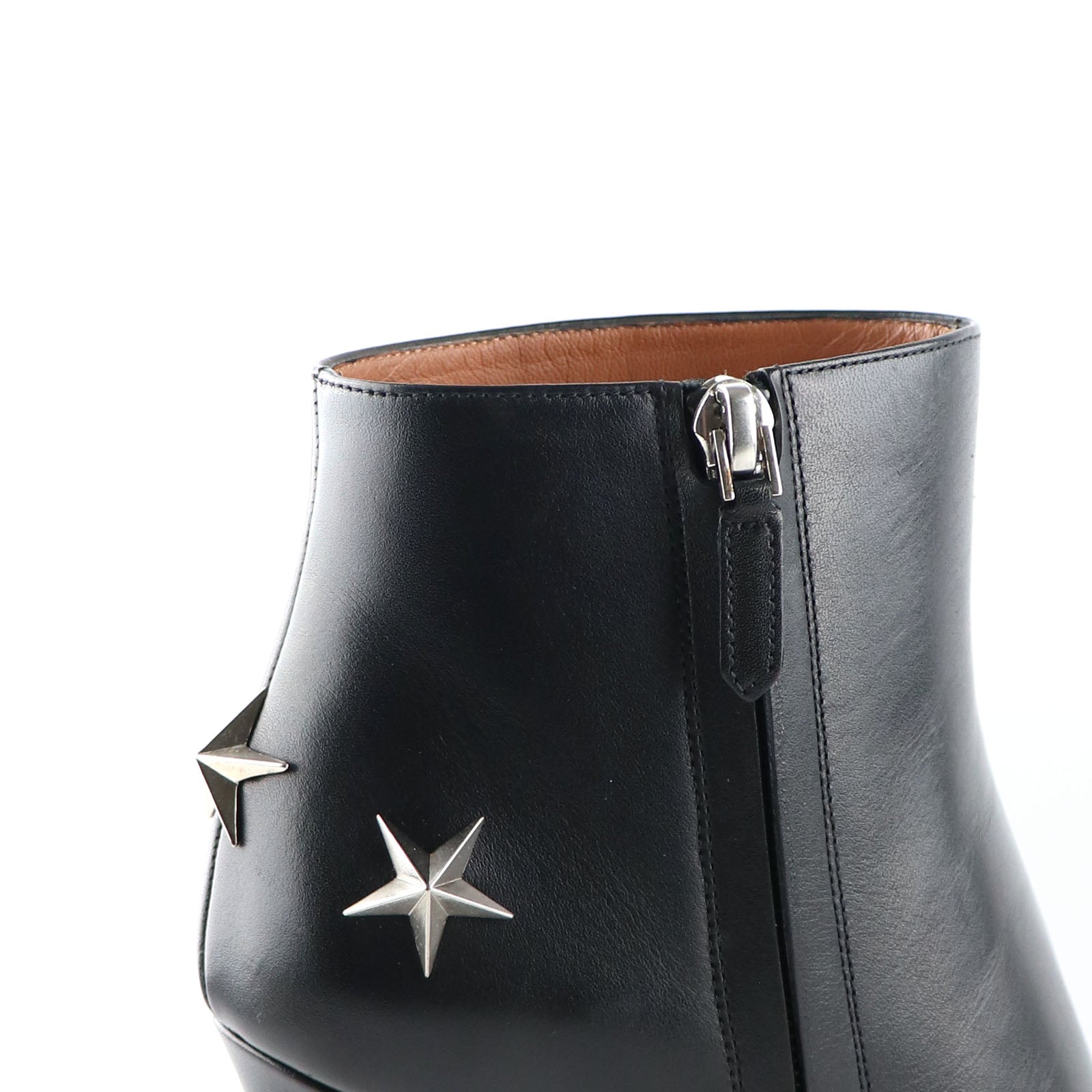 GIVENCHY - Bottines à talon en cuir noir (T36)
