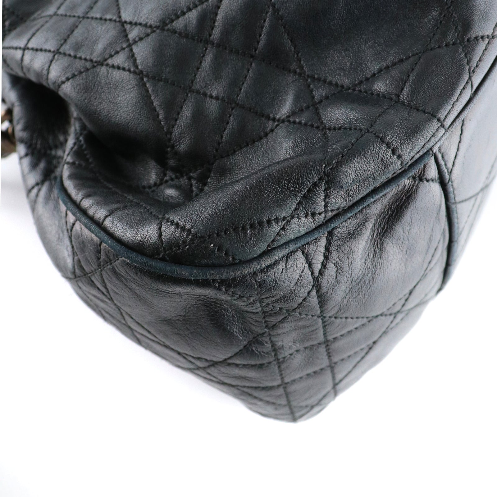 DIOR - Vintage cannage seal bag in black leather