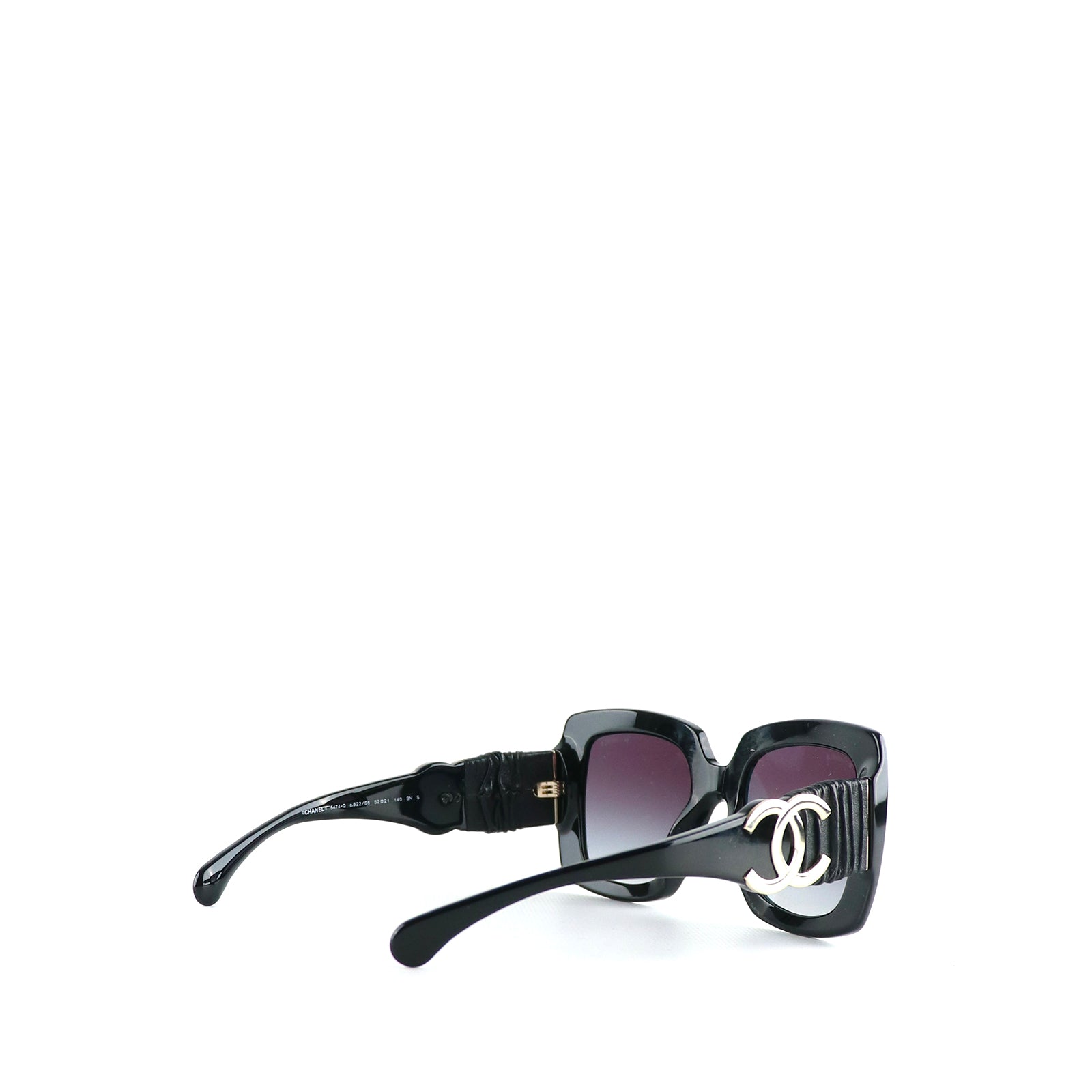 CHANEL - Lunettes de soleil CC en plastique et cuir
