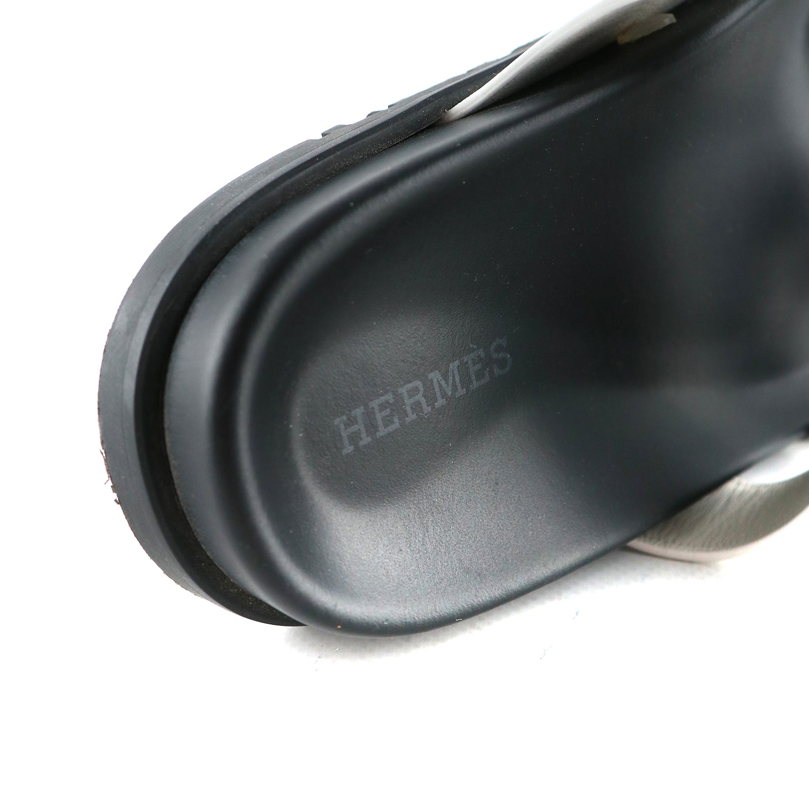 HERMÈS - Chypre sandals in white leather (T34.5)