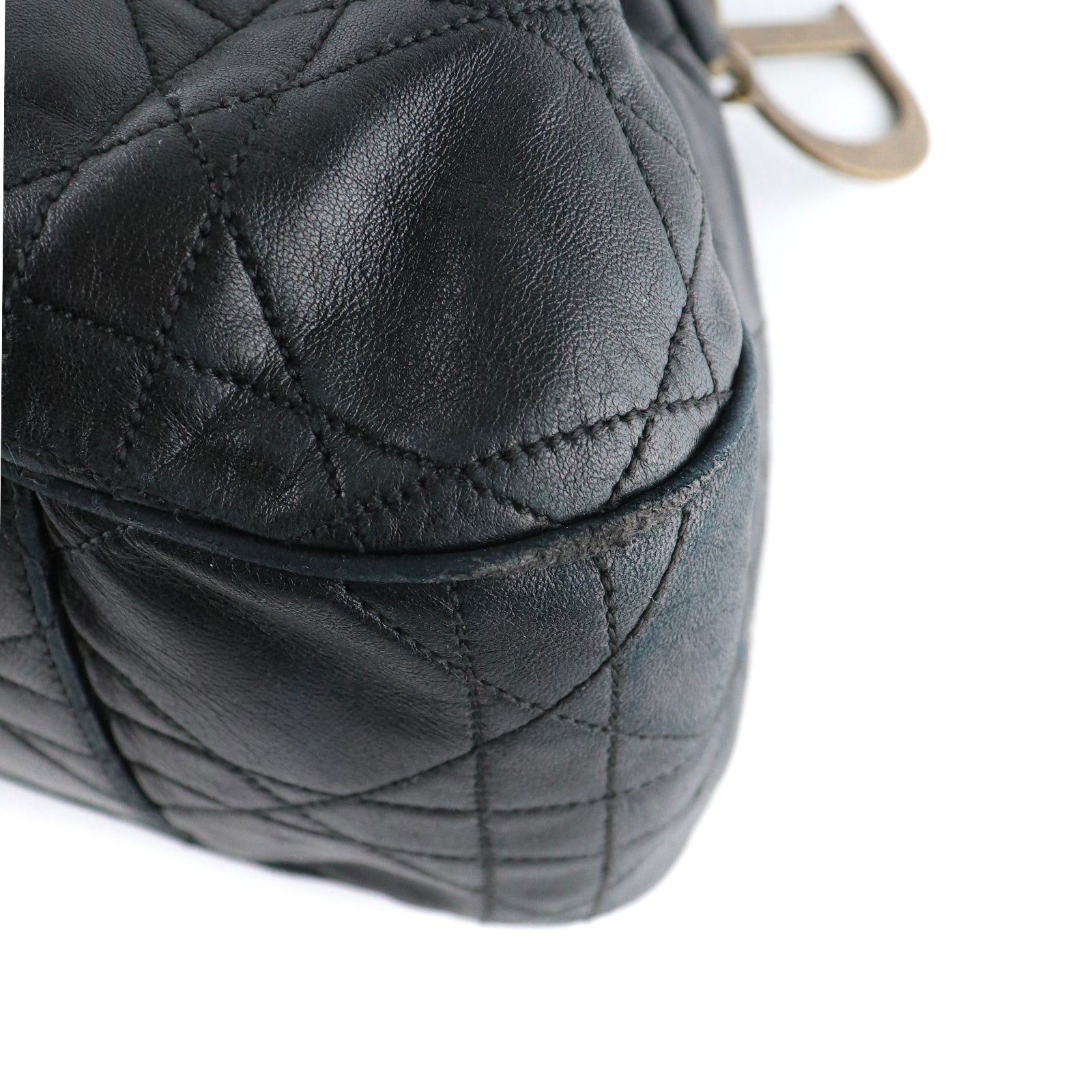 DIOR - Vintage cannage seal bag in black leather