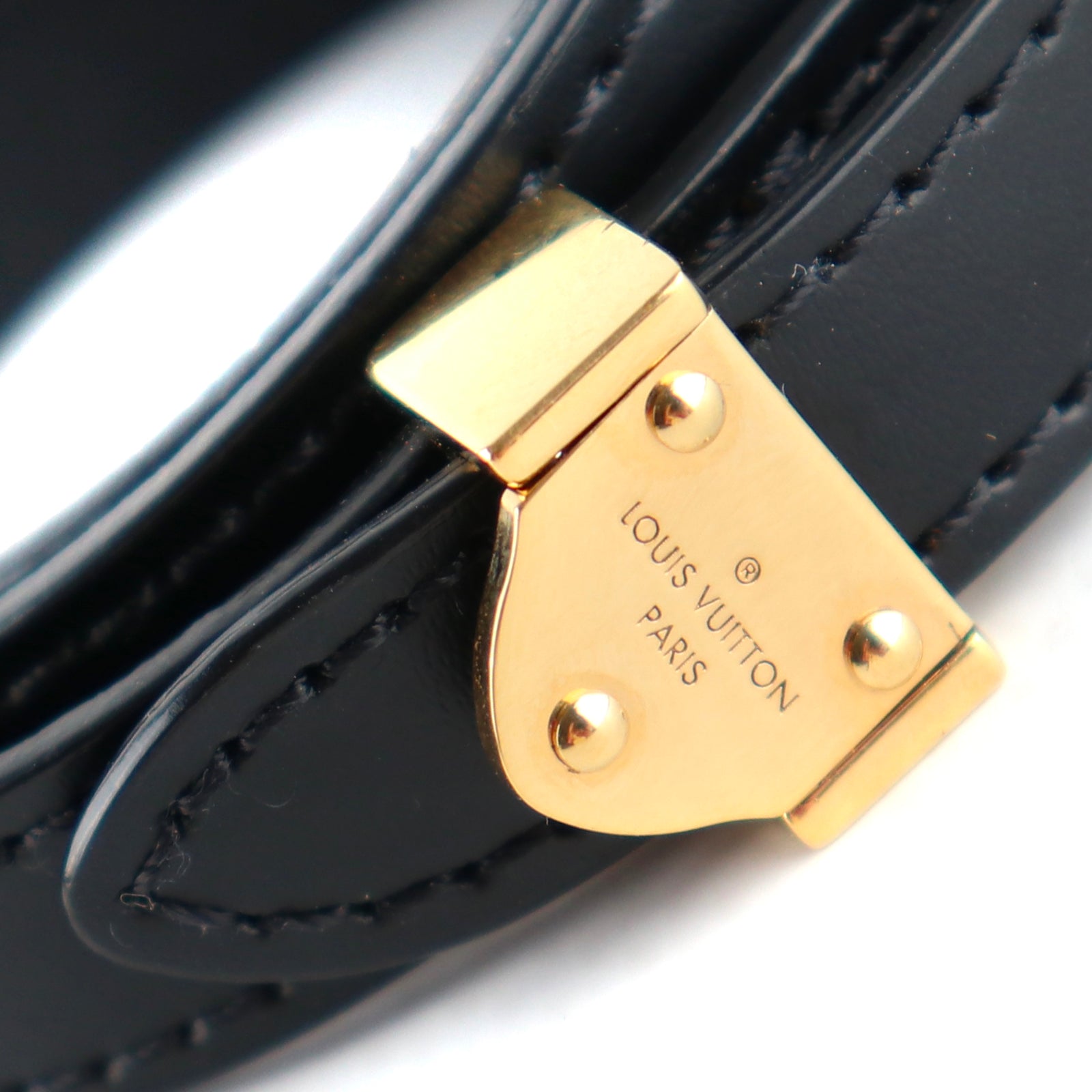 LOUIS VUITTON - Bracelet triple tour en cuir noir