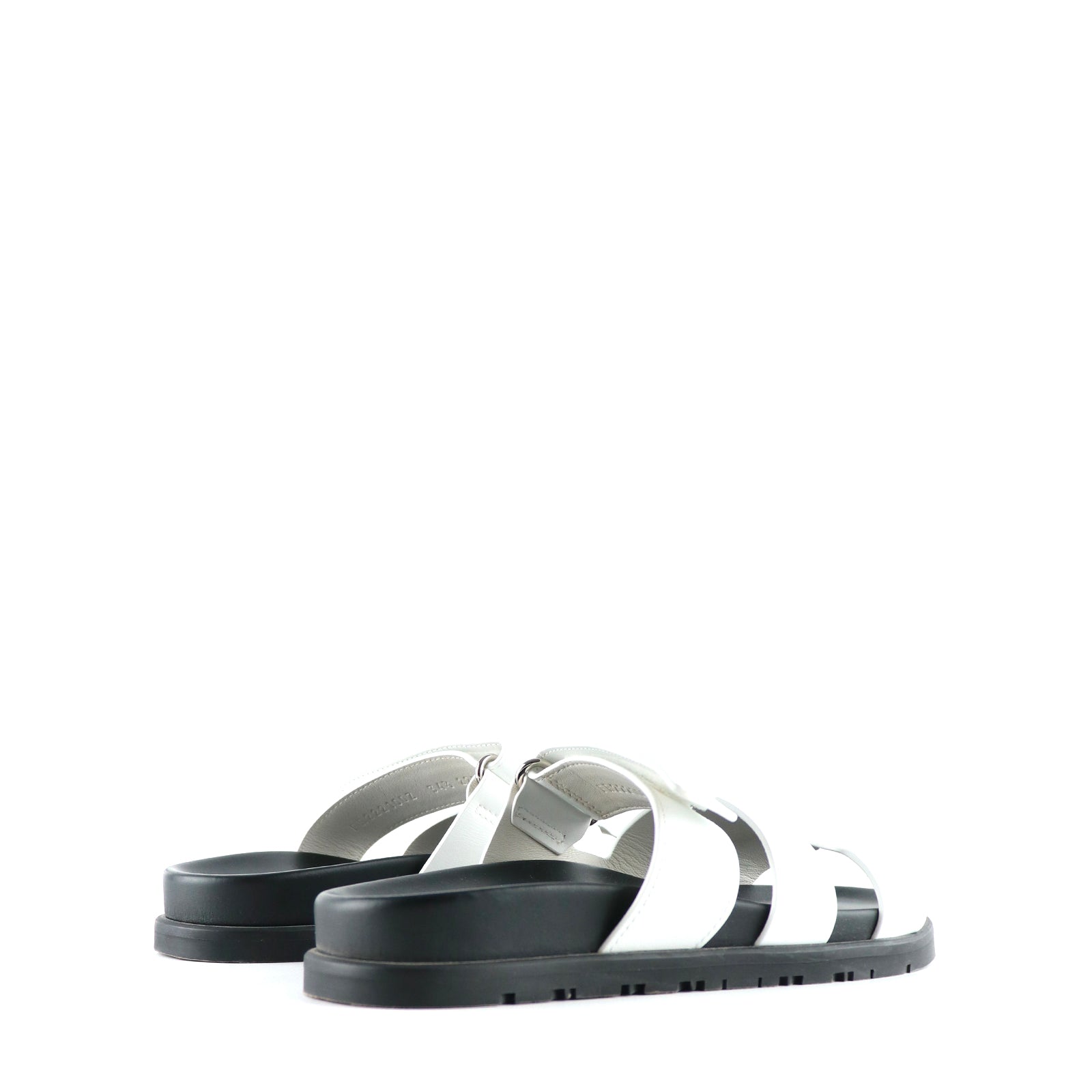 HERMÈS - Chypre sandals in white leather (T34.5)
