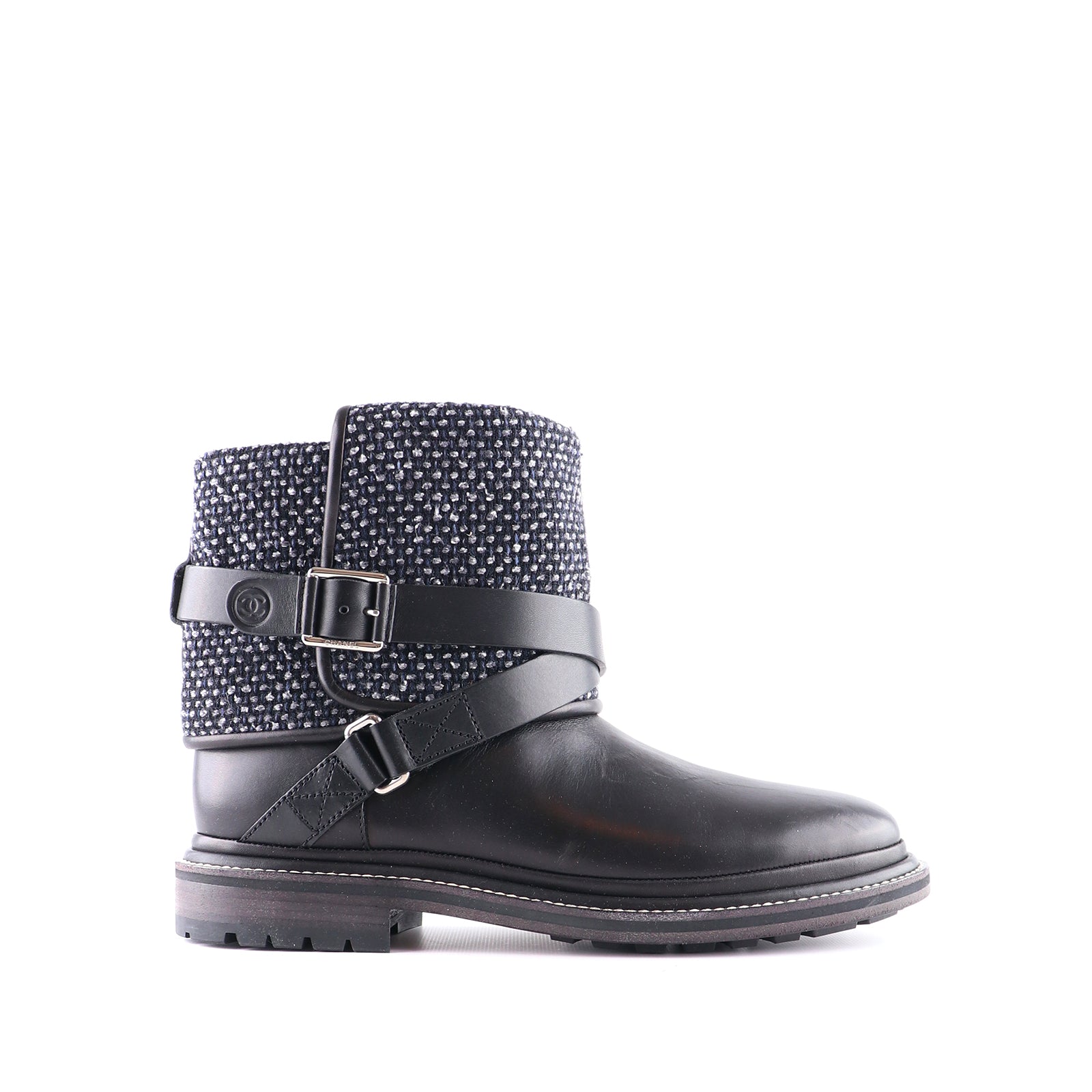 CHANEL - Leather and tweed boots (T39)