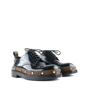 LOUIS VUITTON - Richelieu loafers in black patent leather (T36)
