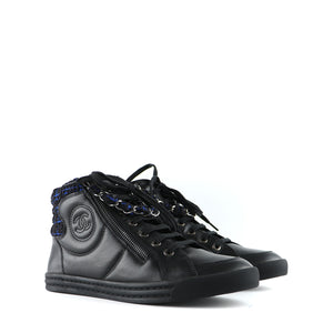 CHANEL - High-top sneakers in black leather and tweed (T38.5)