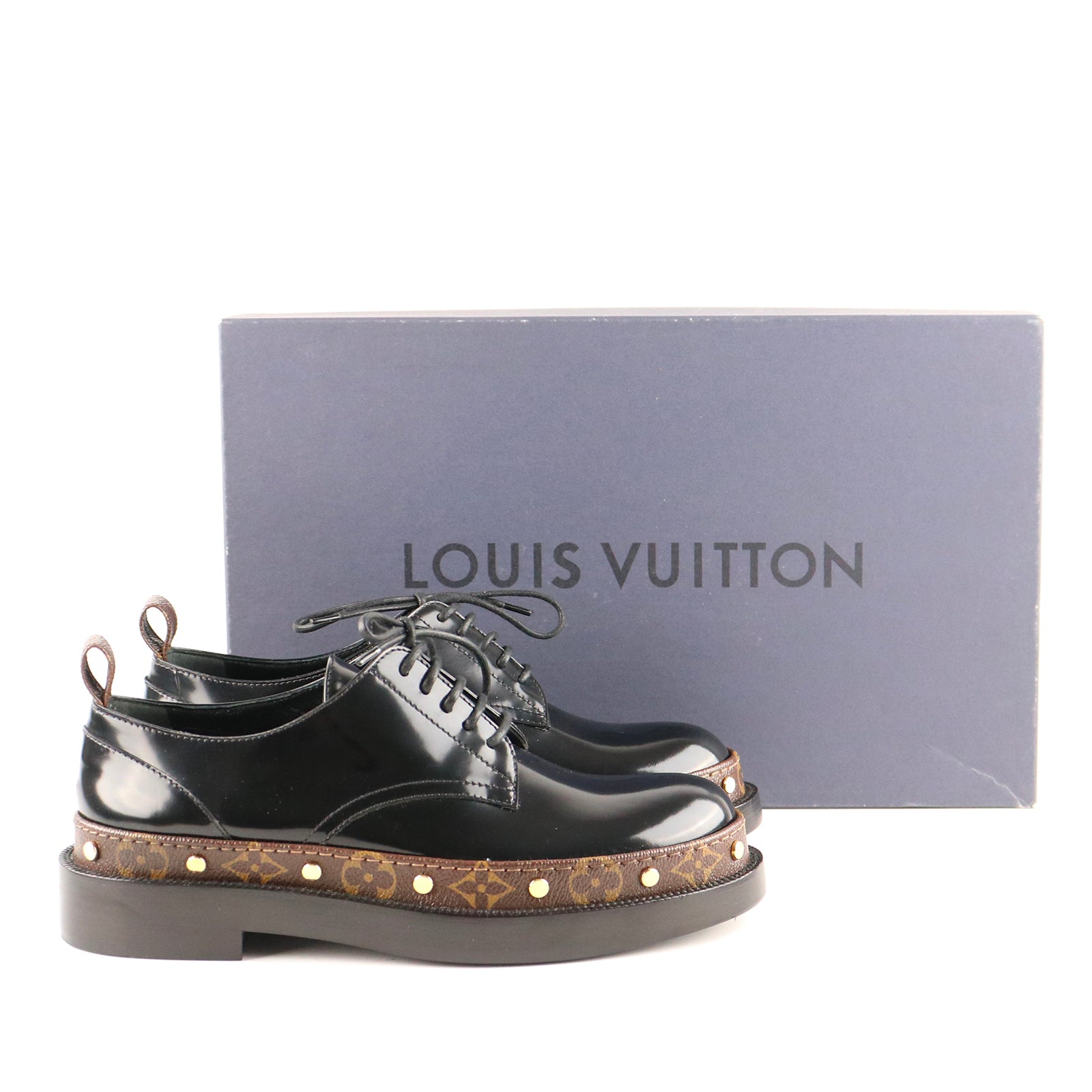 LOUIS VUITTON - Richelieu loafers in black patent leather (T36)