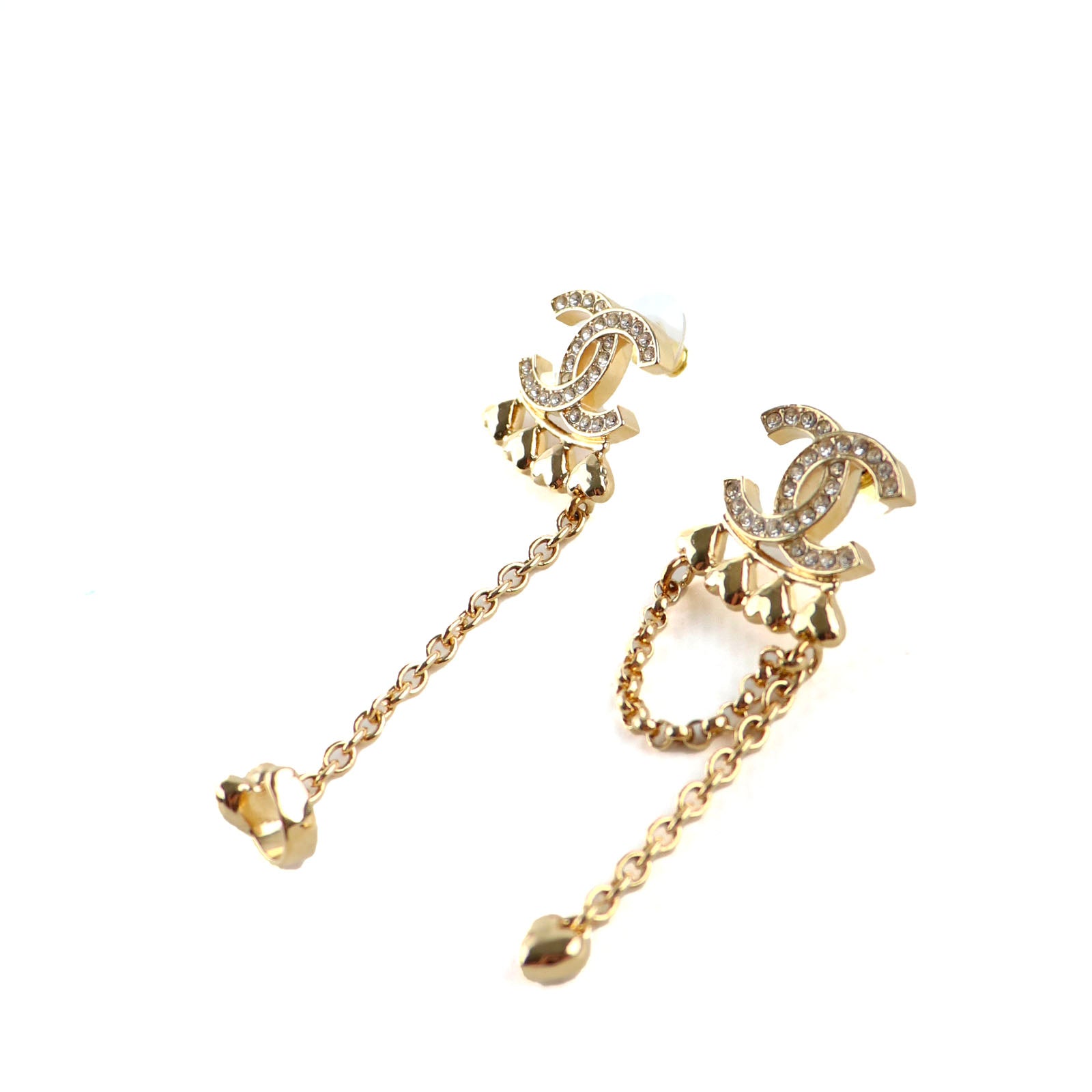 CHANEL - Boucles d'oreilles pendantes dorées