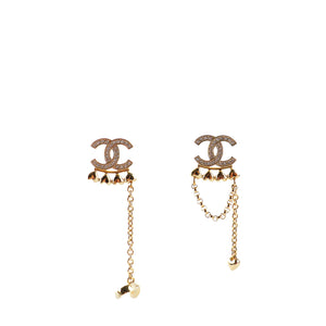 CHANEL - Gold dangling earrings