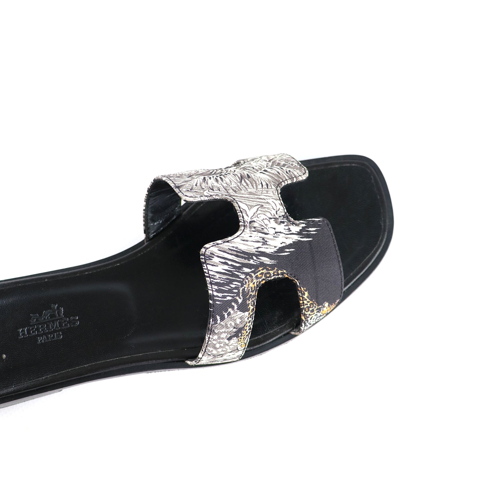 HERMÈS - Oran sandals in leather and silk (T38)