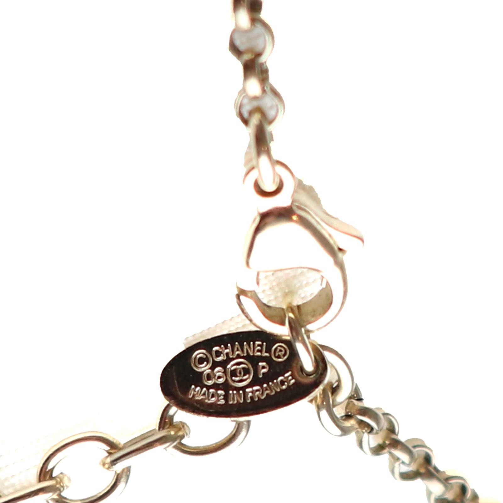 CHANEL - Collier cube CC
