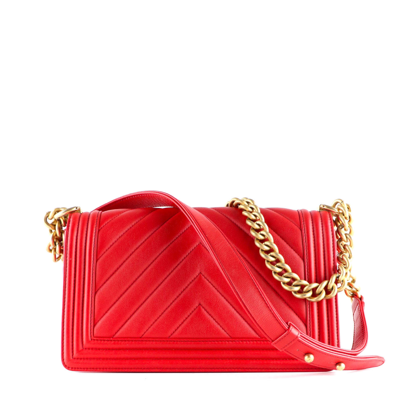CHANEL - Sac à bandoulière Boy medium en cuir rouge
