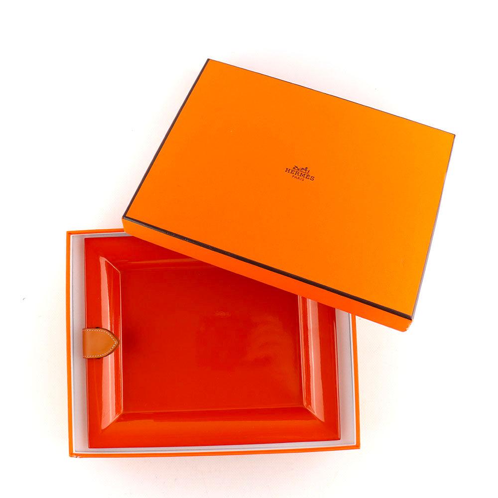 HERMÈS - Vide-poche Atrium en bois laqué orange