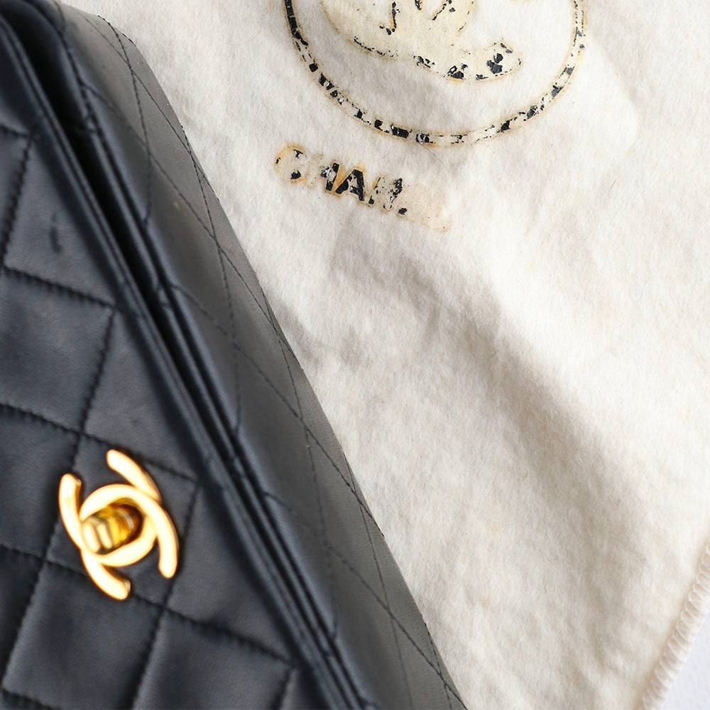 CHANEL - Sac à bandoulière Mademoiselle vintage en cuir matelassé