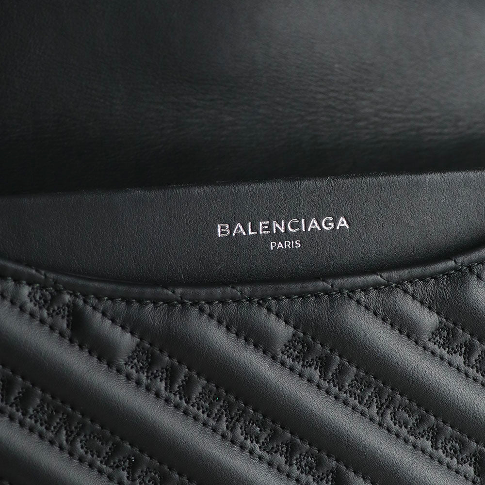 BALENCIAGA - Sac à bandoulière BB Round en cuir noir matelassé