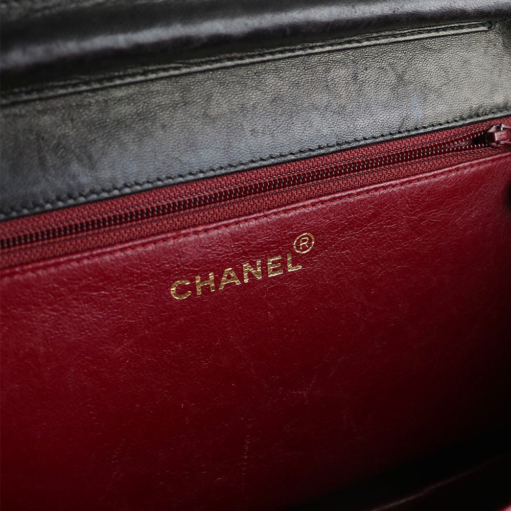 CHANEL - Sac classique à rabat vintage