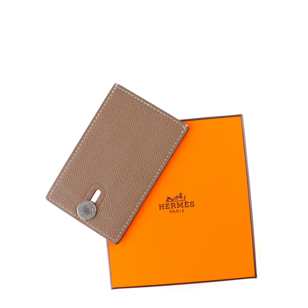 HERMÈS - Diabolo card holder in etoupe grained leather