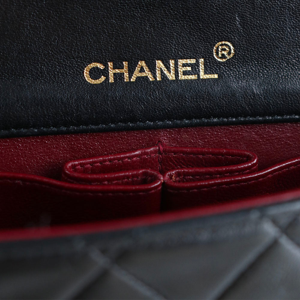 CHANEL - Sac à bandoulière Mademoiselle vintage en cuir matelassé